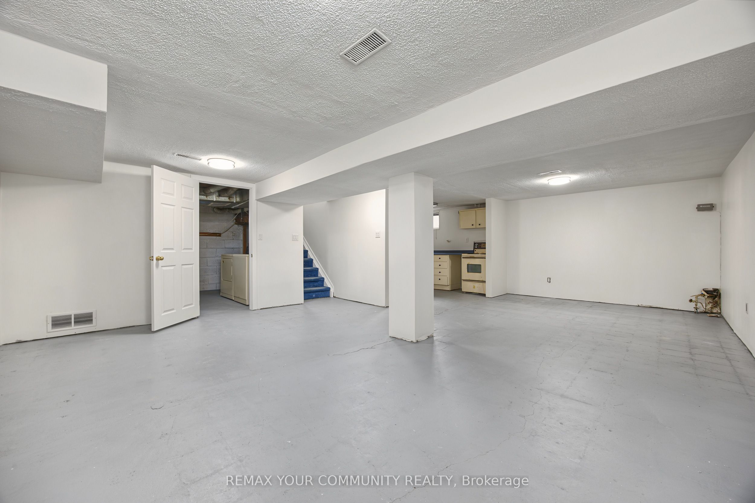 18 Robertsfield Crescent Property Photo 40