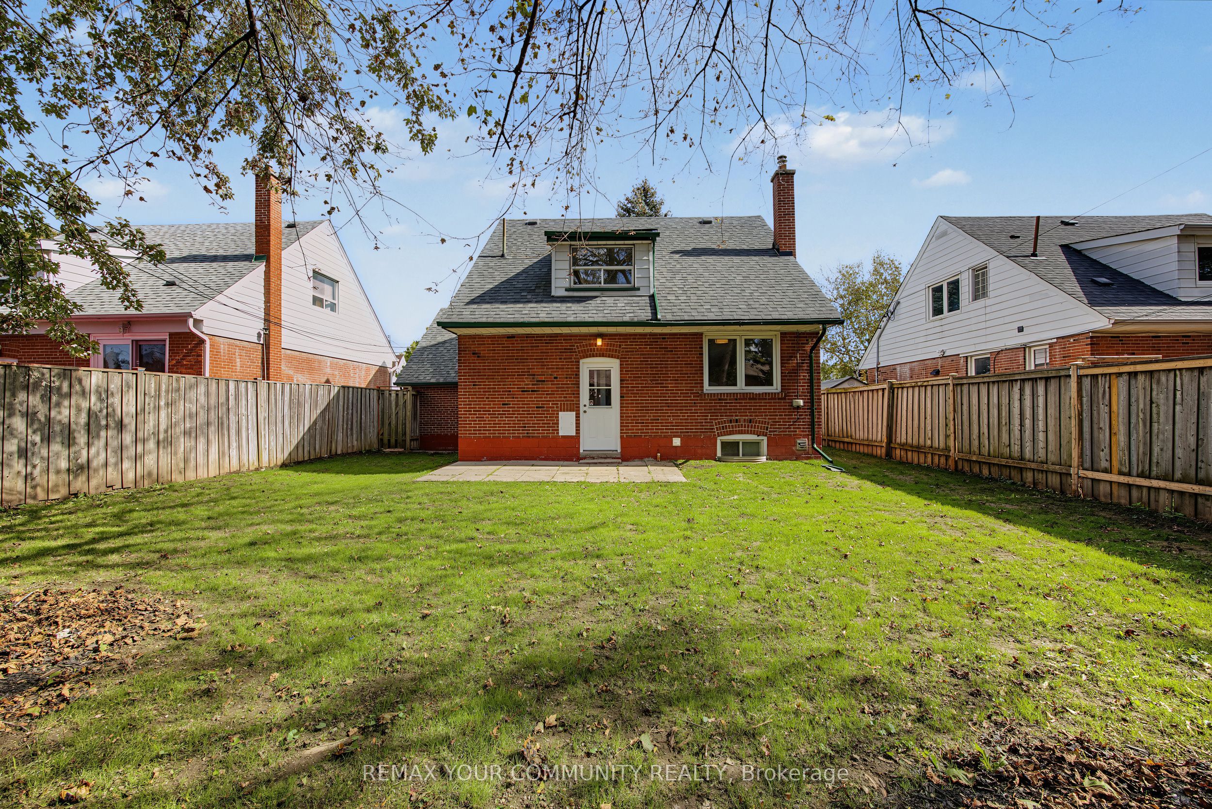 18 Robertsfield Crescent Property Photo 45
