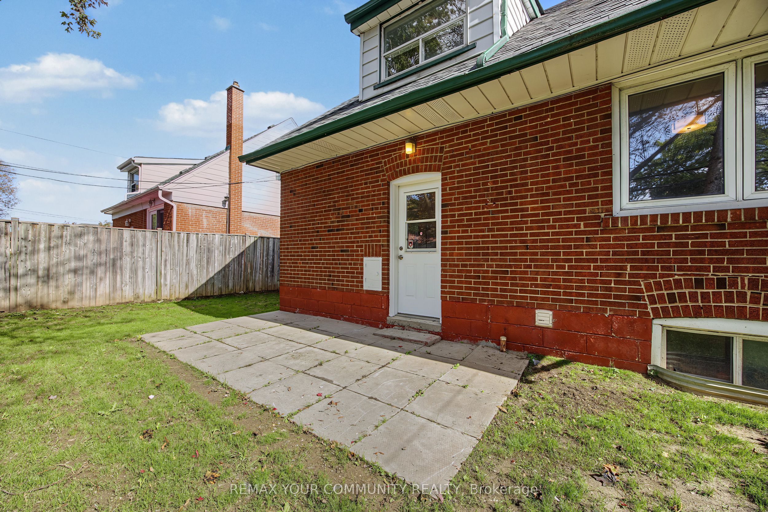 18 Robertsfield Crescent Property Photo 47