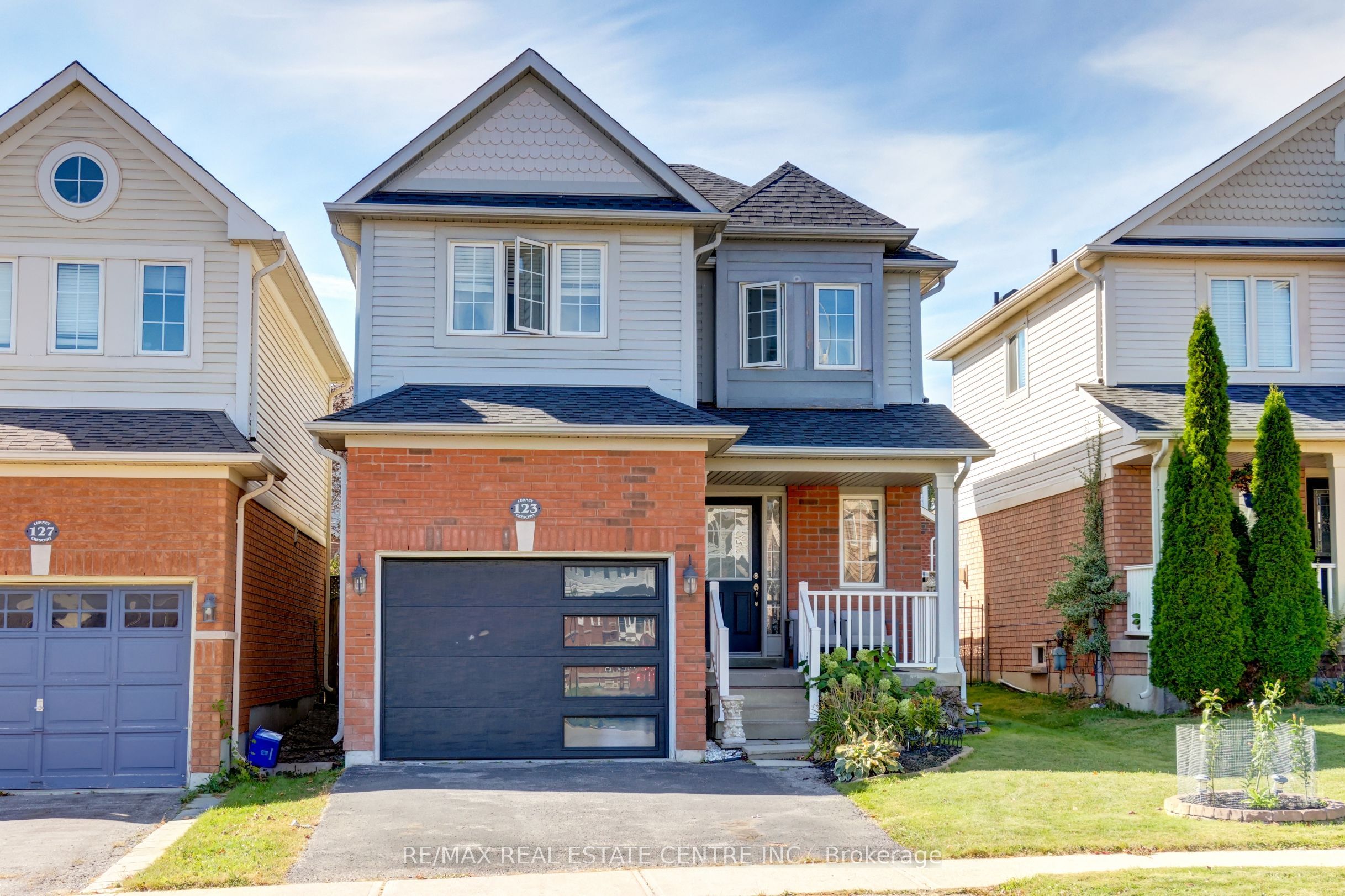 123 Lunney Crescent Property Photo 1