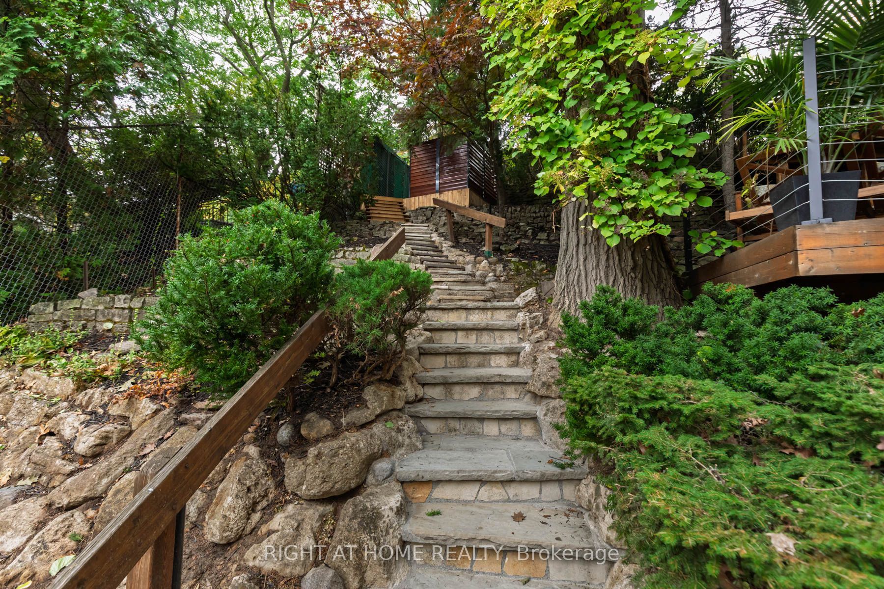 16 Pine Crescent Property Photo 39