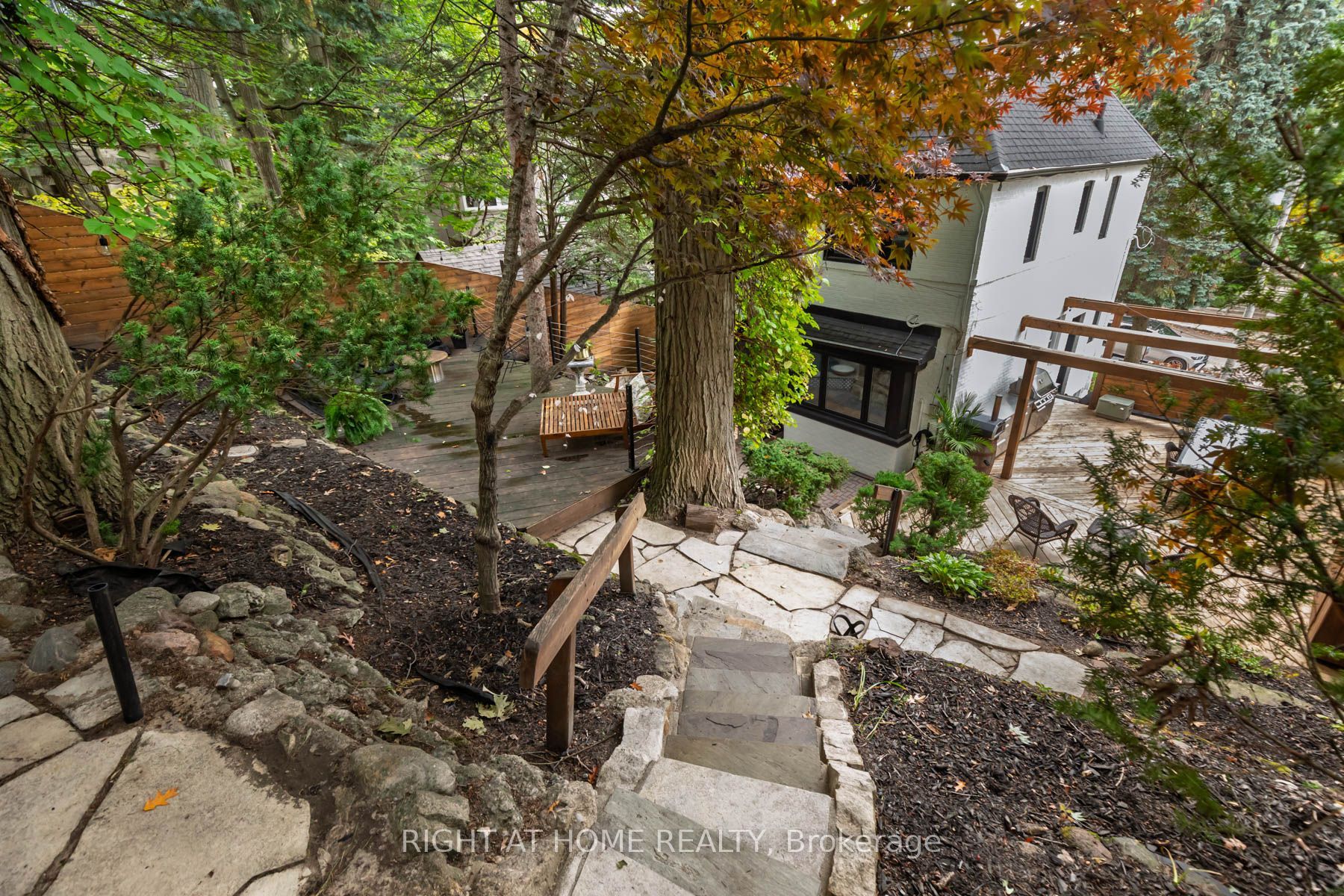 16 Pine Crescent Property Photo 42