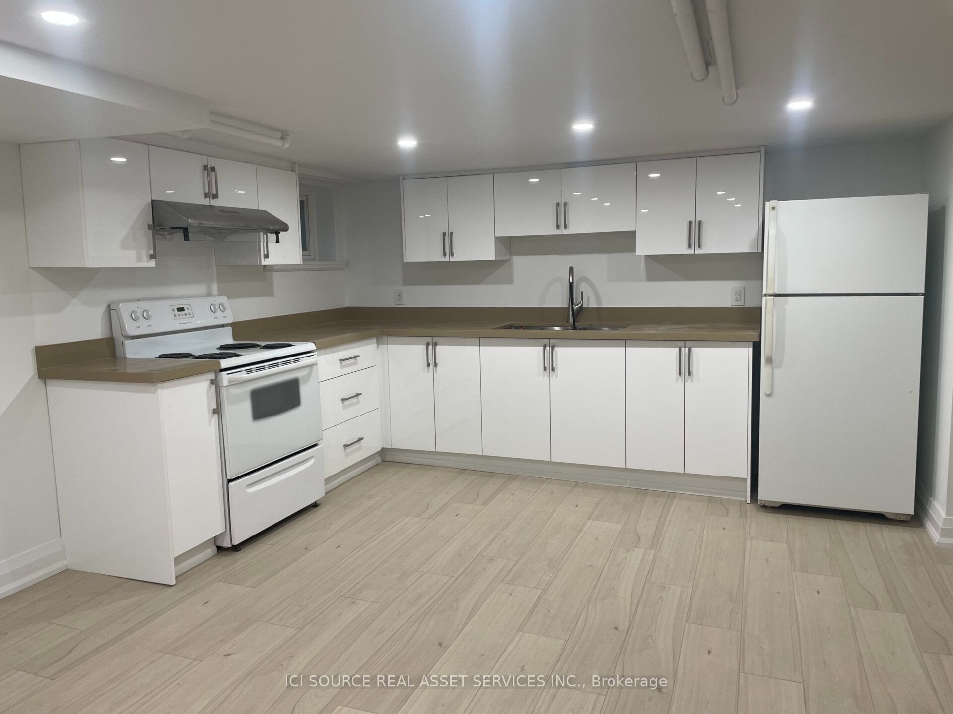 44 Courcelette Road Unit 6 Property Photo 4