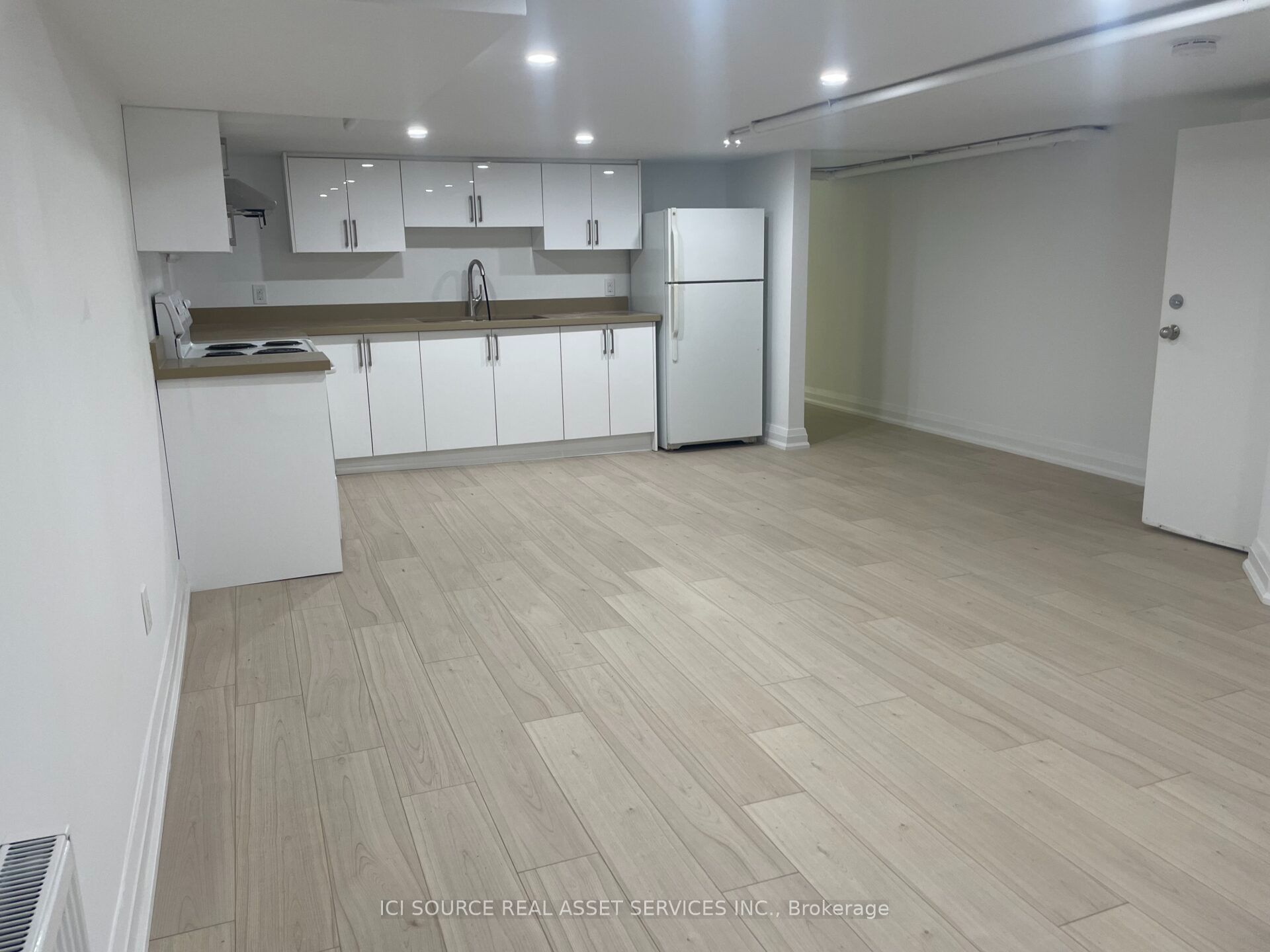44 Courcelette Road Unit 6 Property Photo 10