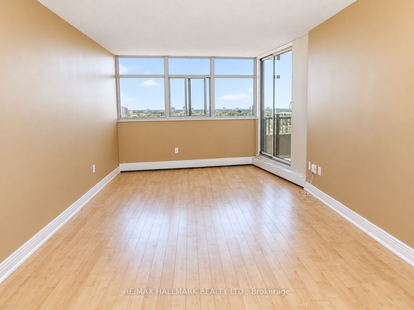 2050 Bridletowne Circle Ph10 Property Photo 4