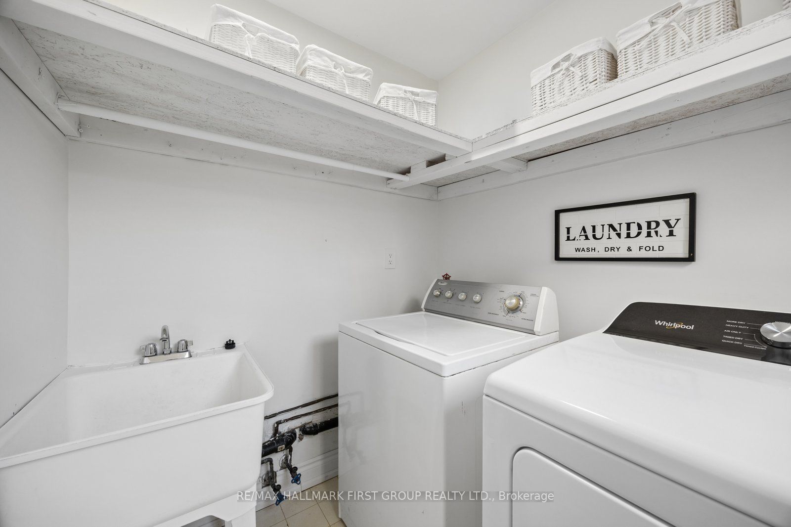 1870 Larksmere Court Property Photo 8