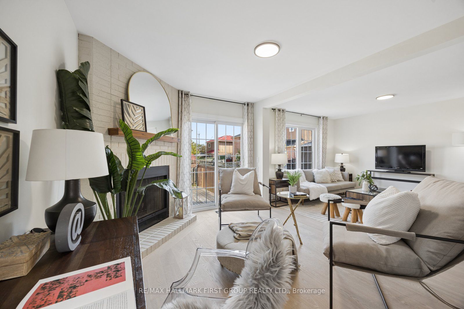 1870 Larksmere Court Property Photo 10
