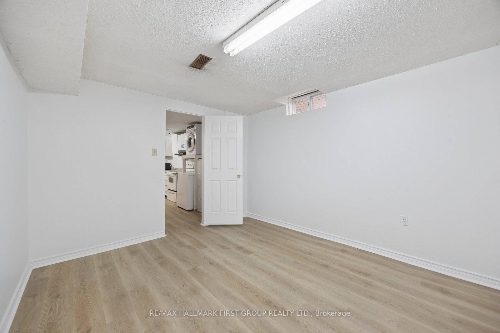 1870 Larksmere Court Property Photo 35