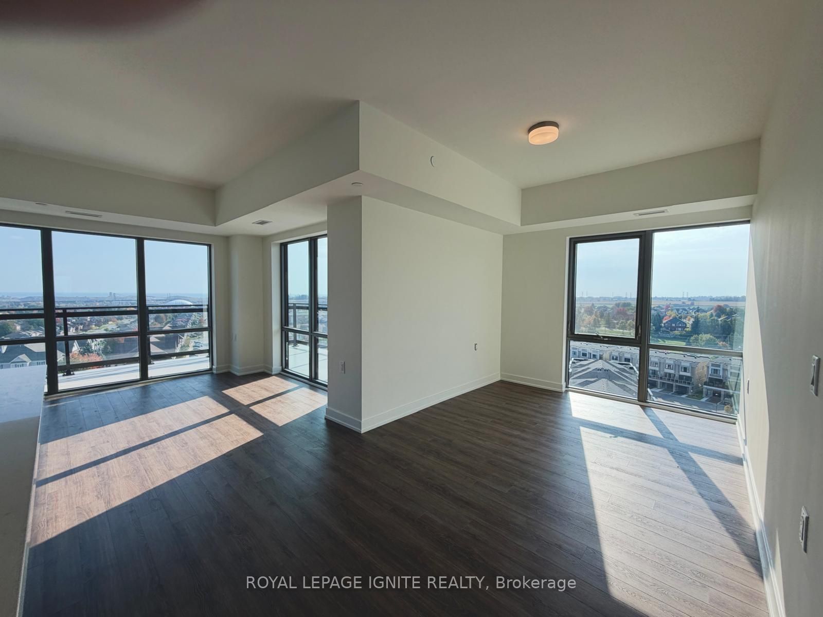 51 Clarington Boulevard 1119 Property Photo 10