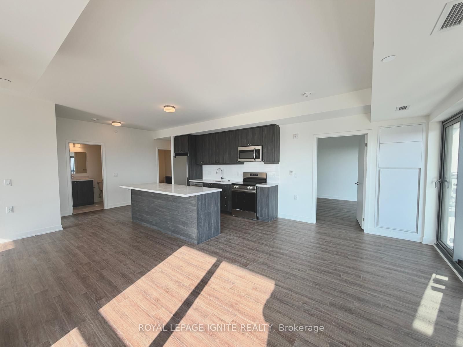 51 Clarington Boulevard 1119 Property Photo 12