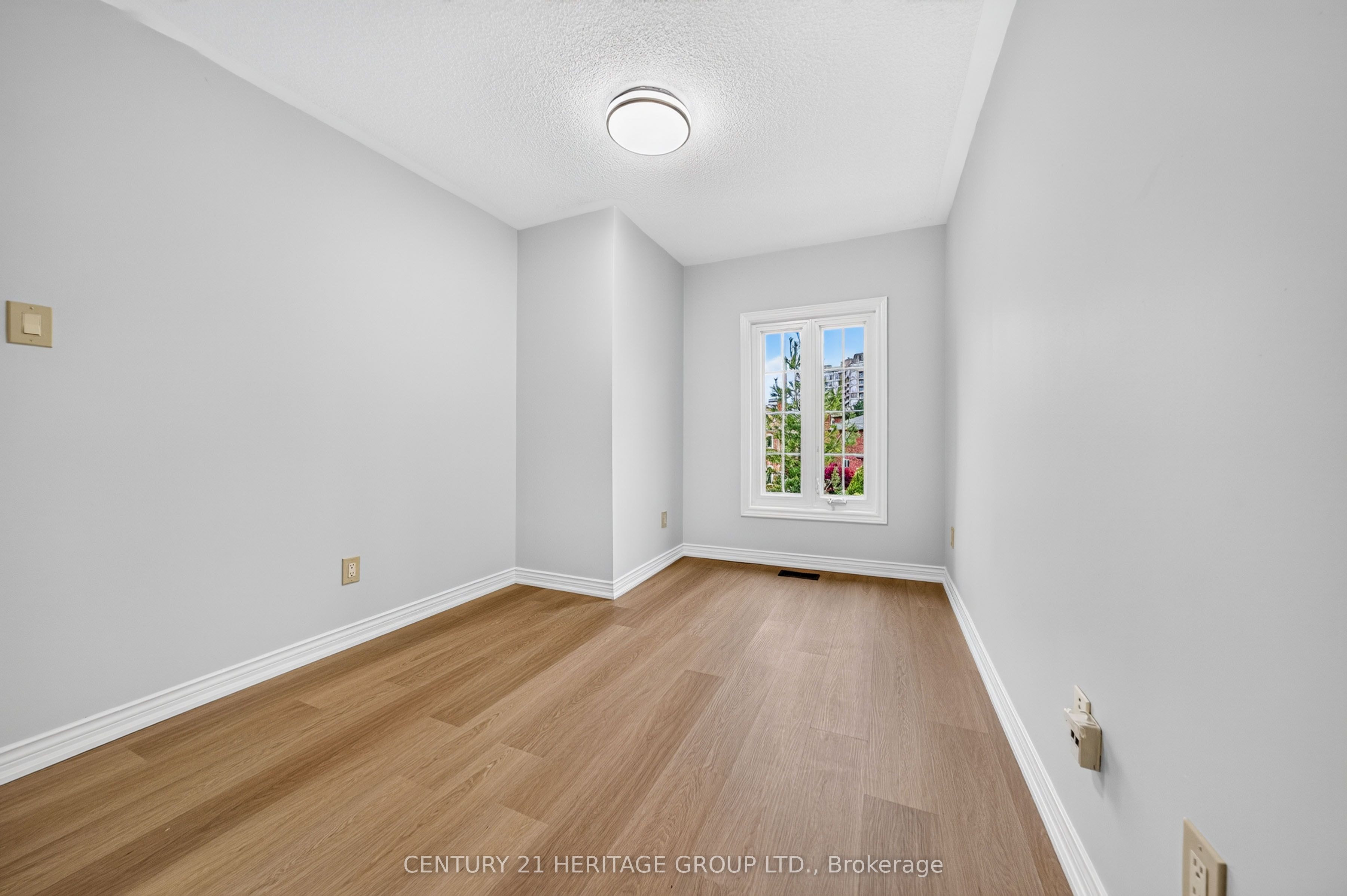 1 Guildpark Pathway 1 Property Photo 25