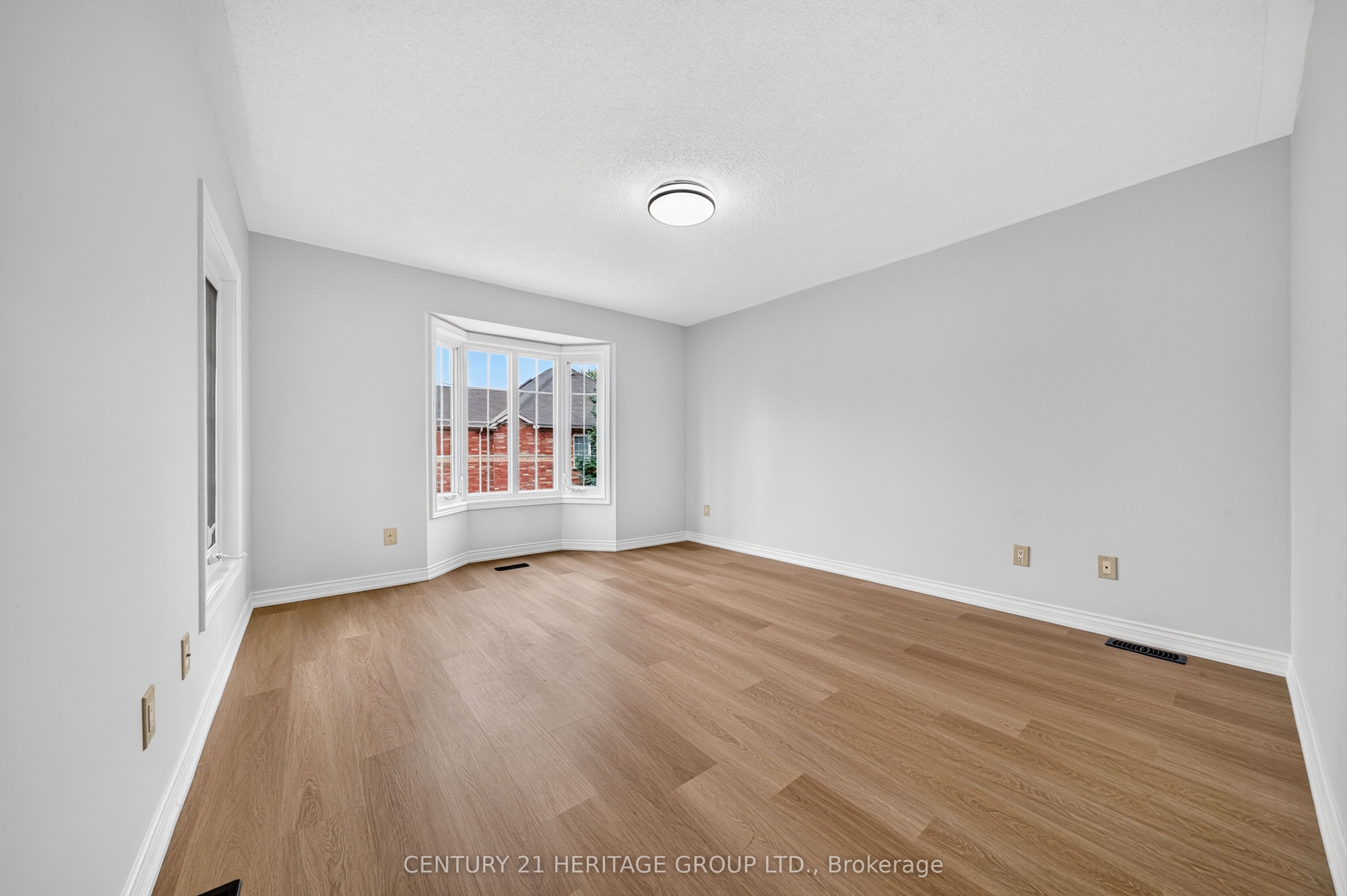 1 Guildpark Pathway 1 Property Photo 33