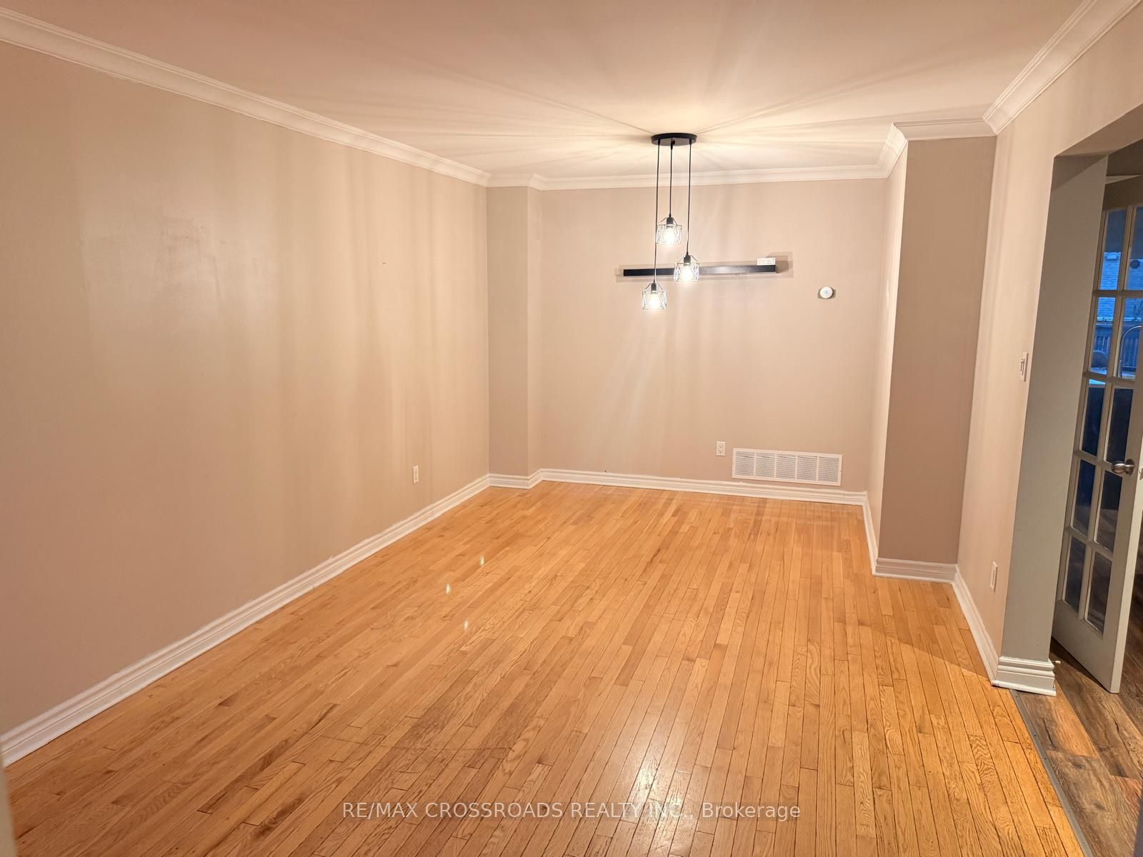 21 Fernbank Place Property Photo 8