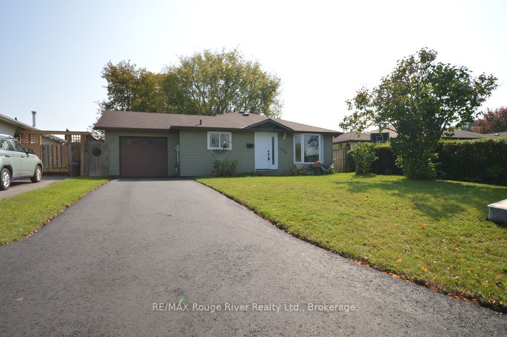 1084 Norman Crescent Property Photo 2