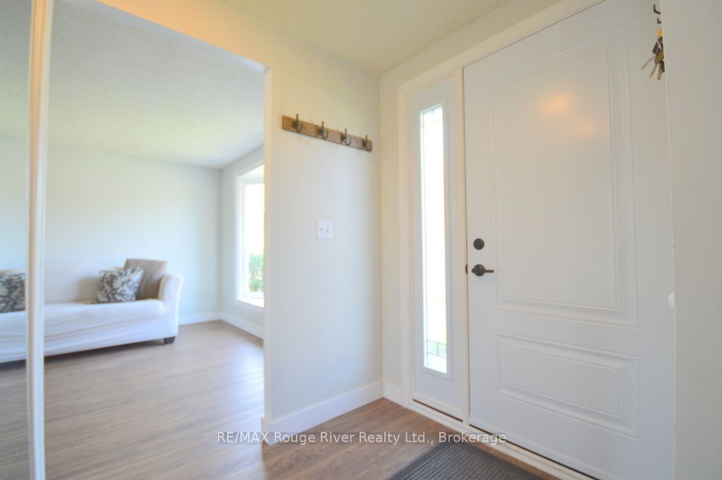 1084 Norman Crescent Property Photo 4