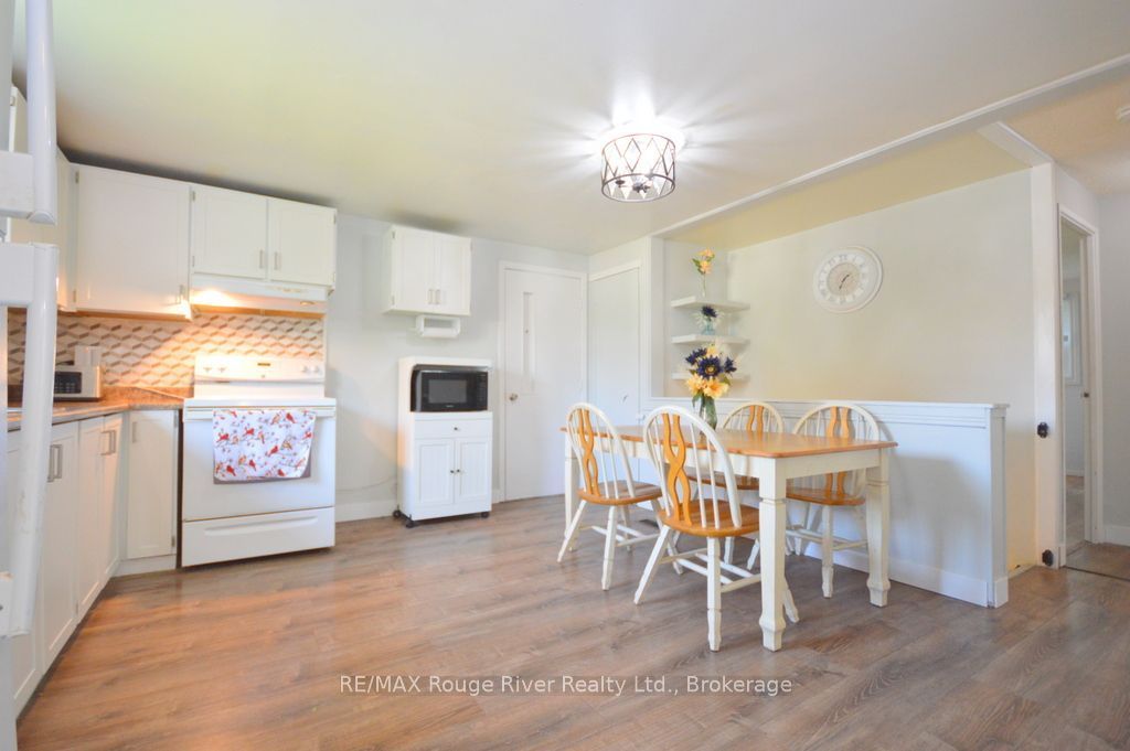 1084 Norman Crescent Property Photo 7