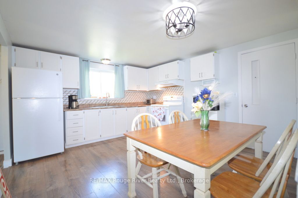 1084 Norman Crescent Property Photo 9