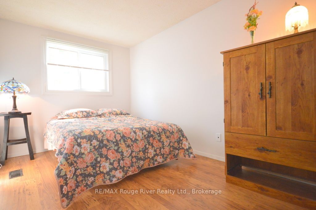 1084 Norman Crescent Property Photo 12