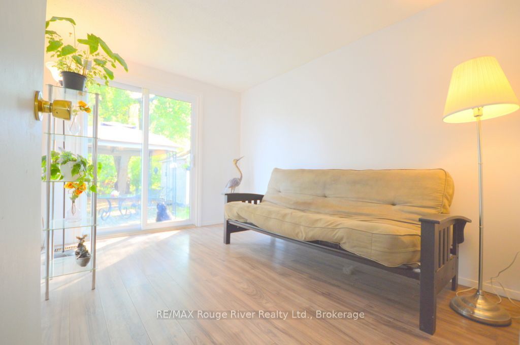 1084 Norman Crescent Property Photo 13