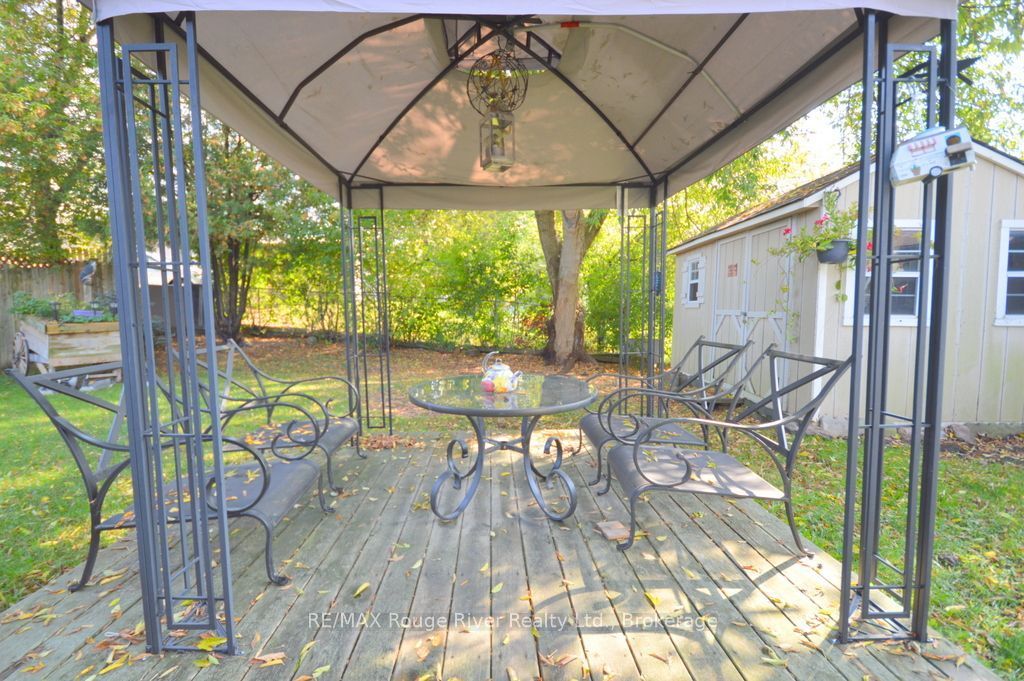 1084 Norman Crescent Property Photo 15