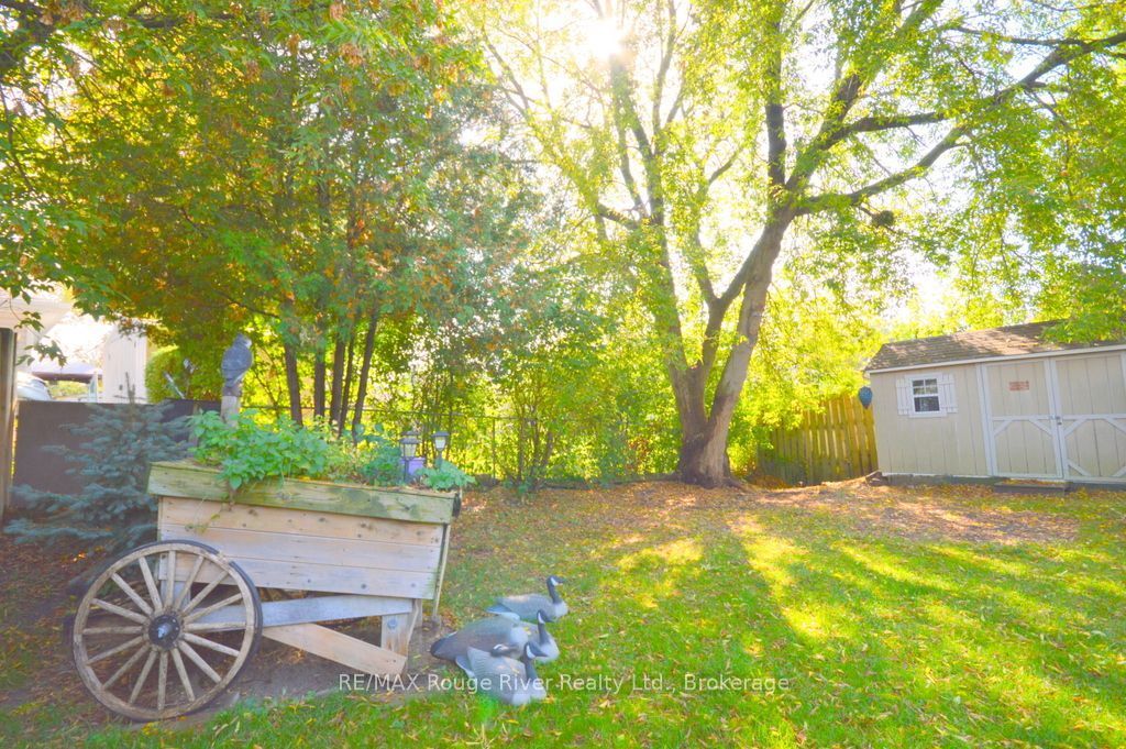 1084 Norman Crescent Property Photo 16