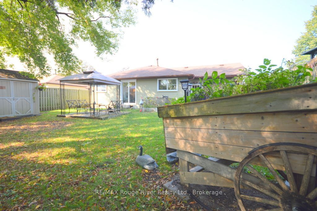 1084 Norman Crescent Property Photo 17