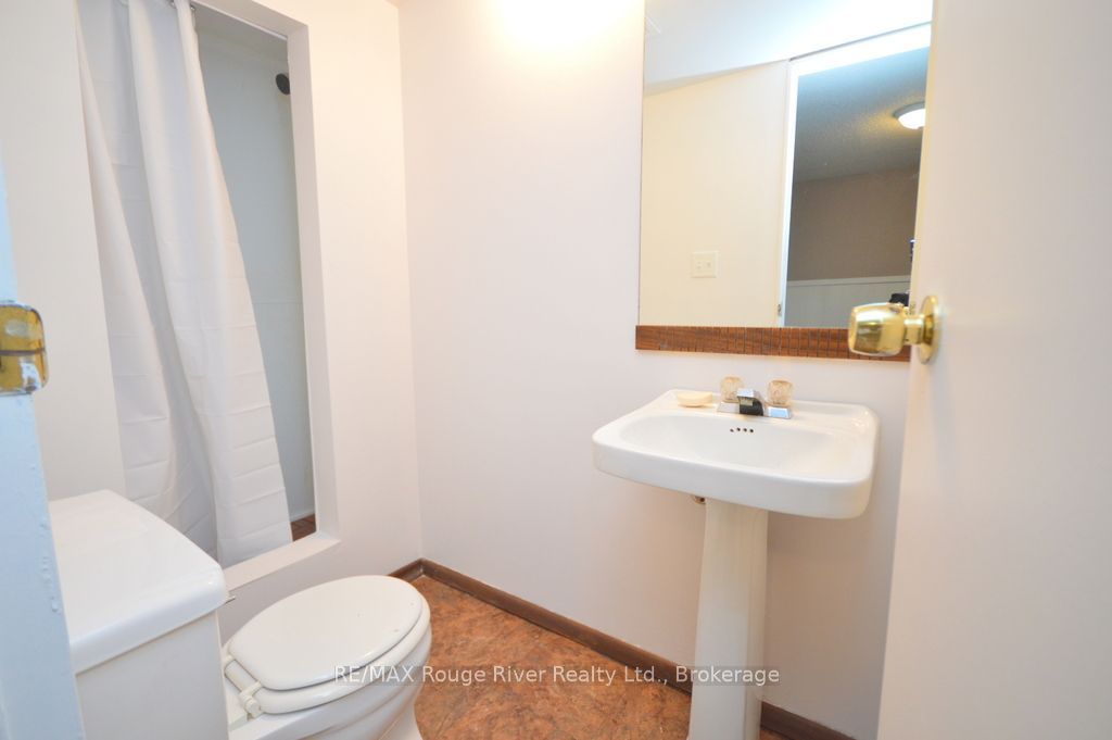 1084 Norman Crescent Property Photo 19