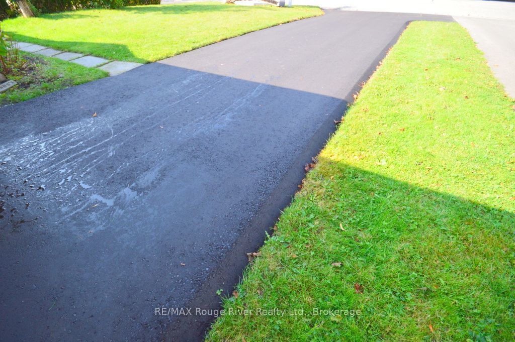 1084 Norman Crescent Property Photo 20