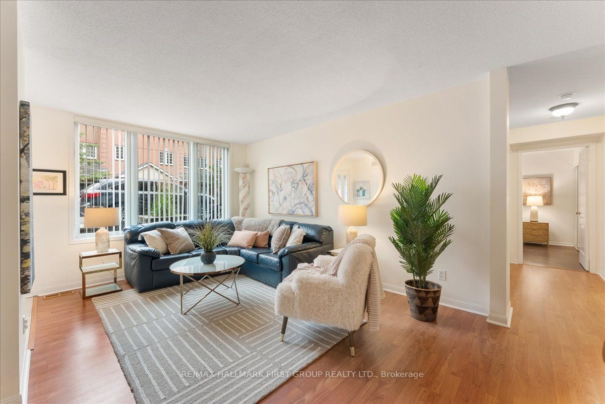 1400 The Esplanade N 607 Property Photo 3