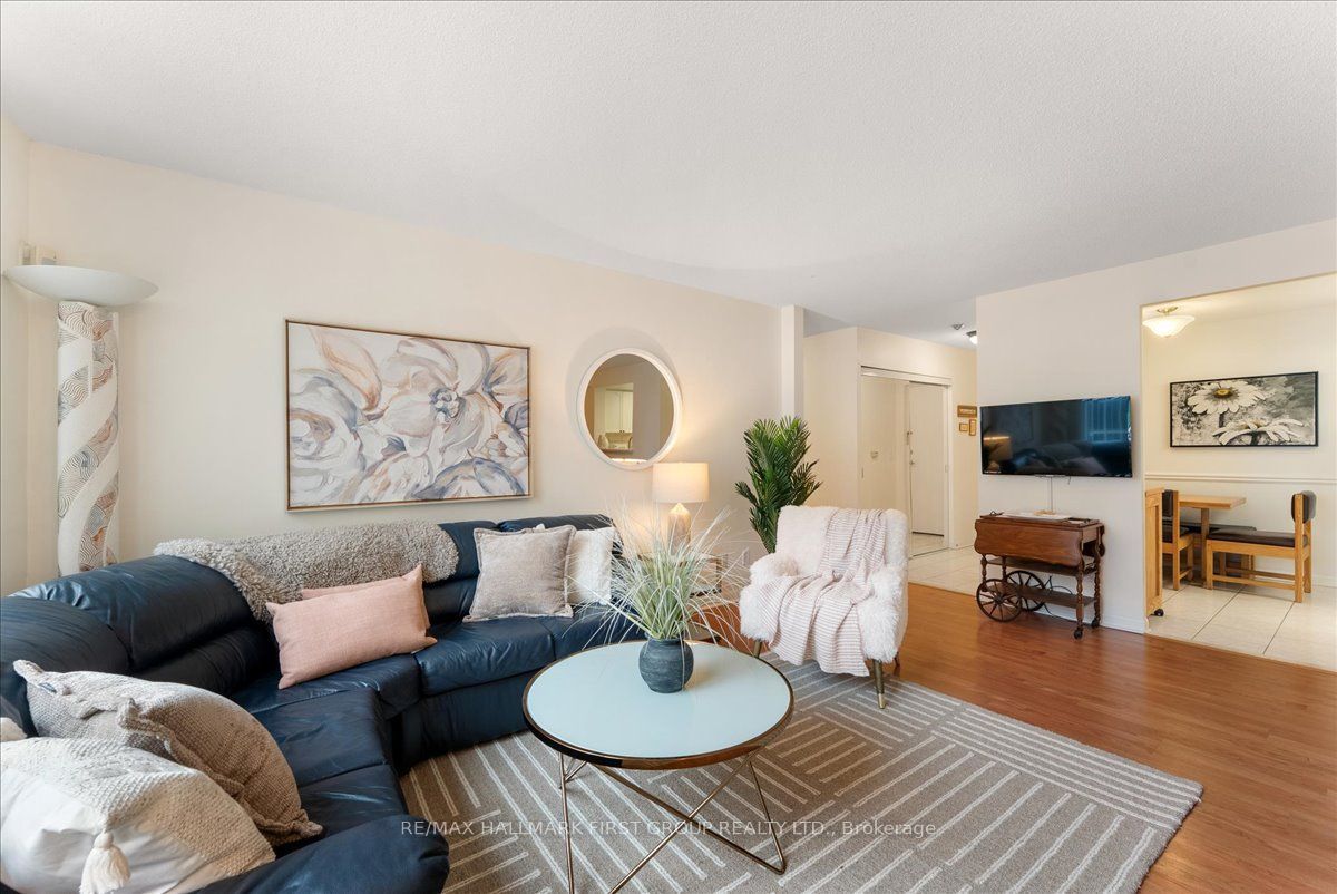 1400 The Esplanade N 607 Property Photo 4