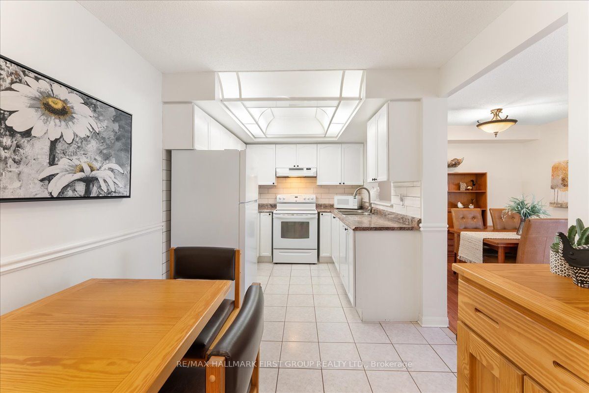 1400 The Esplanade N 607 Property Photo 10