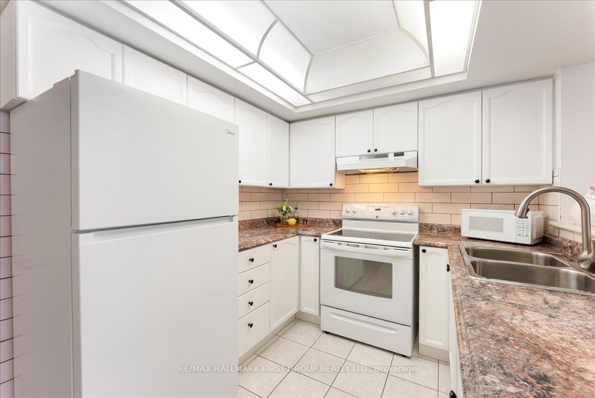 1400 The Esplanade N 607 Property Photo 11