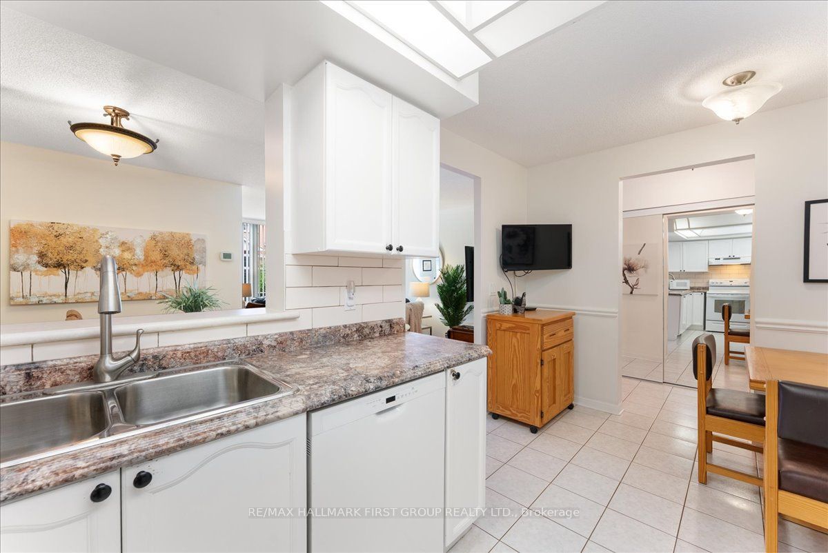 1400 The Esplanade N 607 Property Photo 12