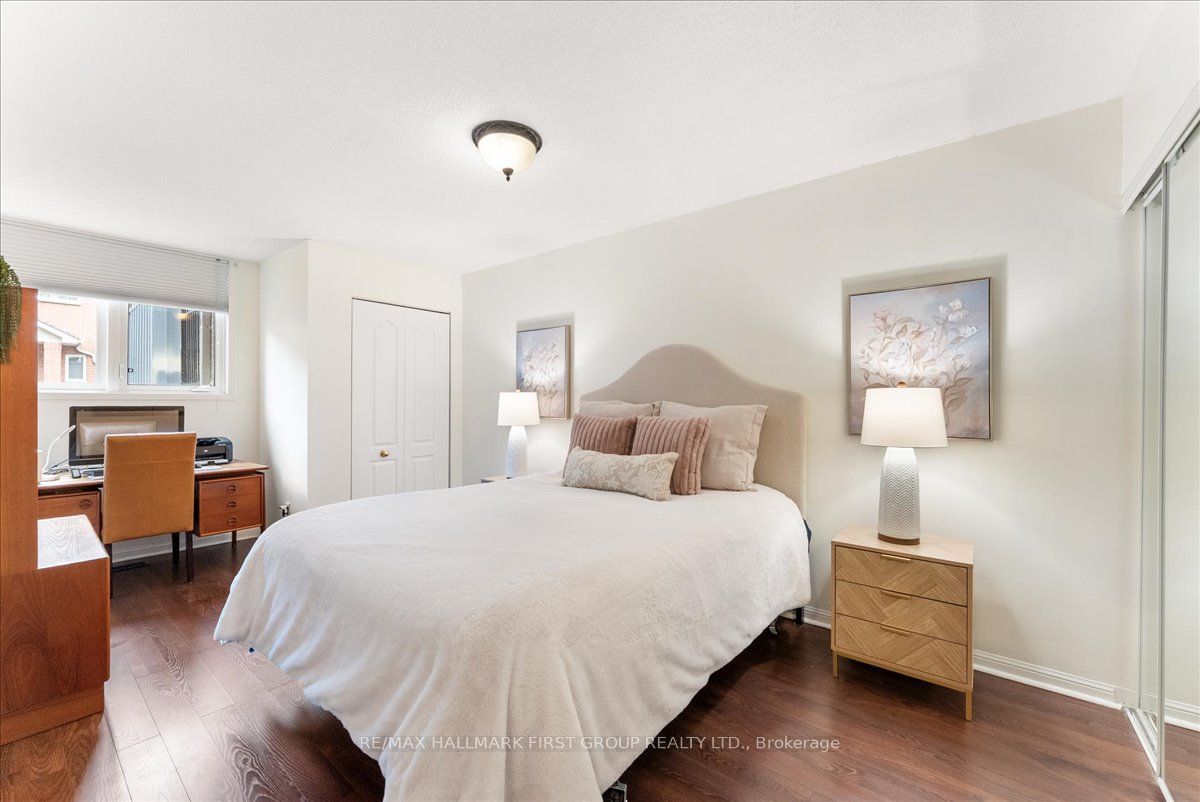 1400 The Esplanade N 607 Property Photo 14