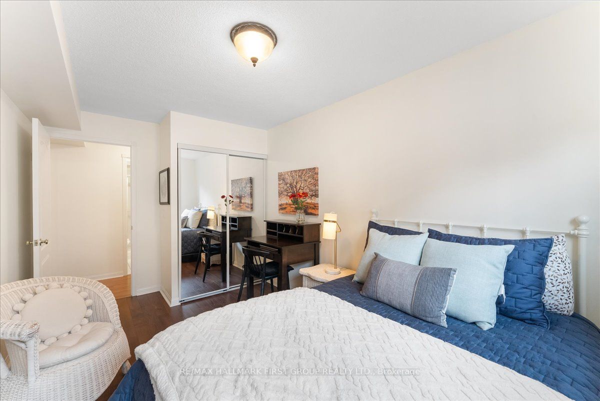 1400 The Esplanade N 607 Property Photo 19