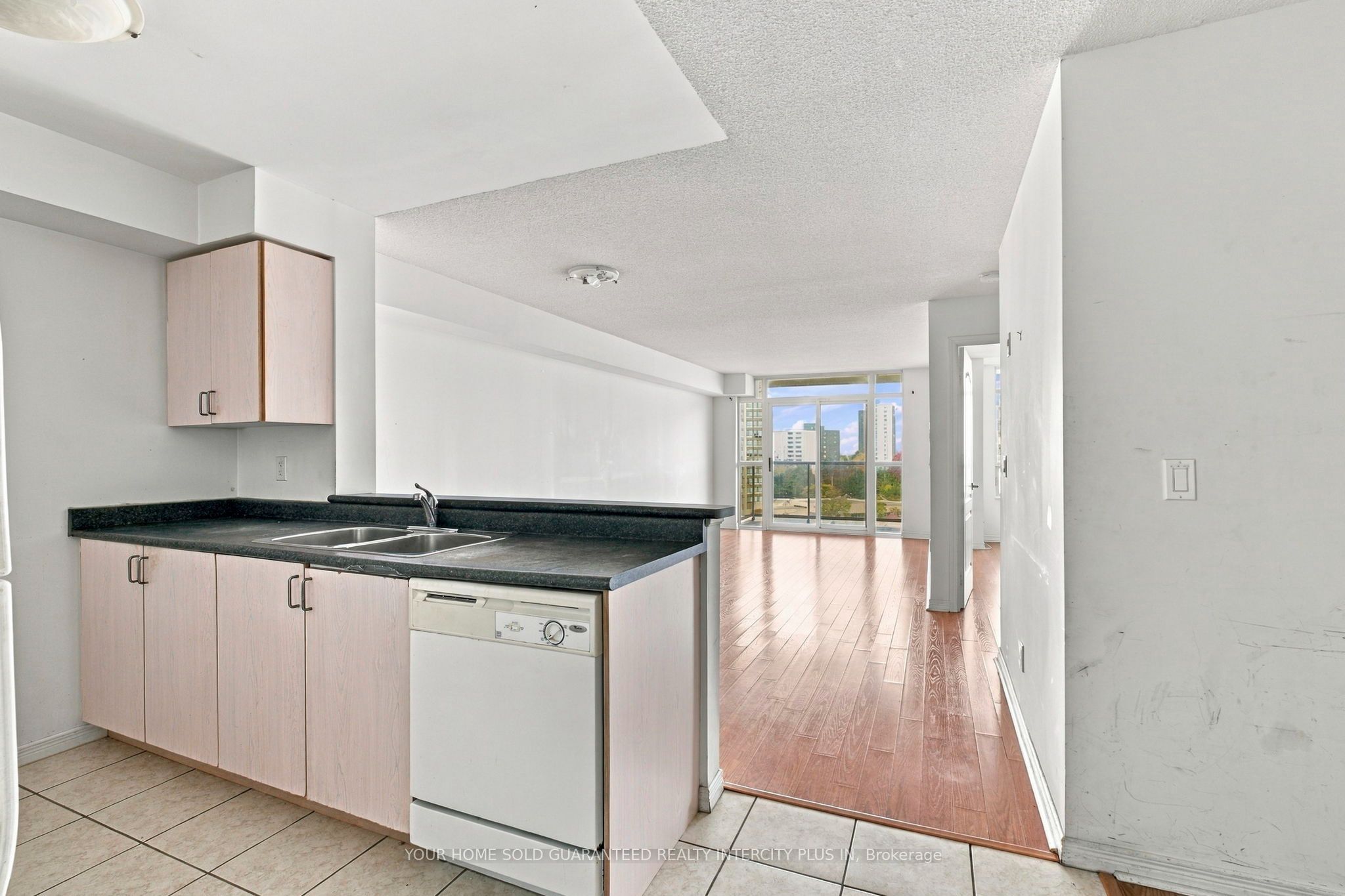 3650 Kingston Road 802 Property Photo 6