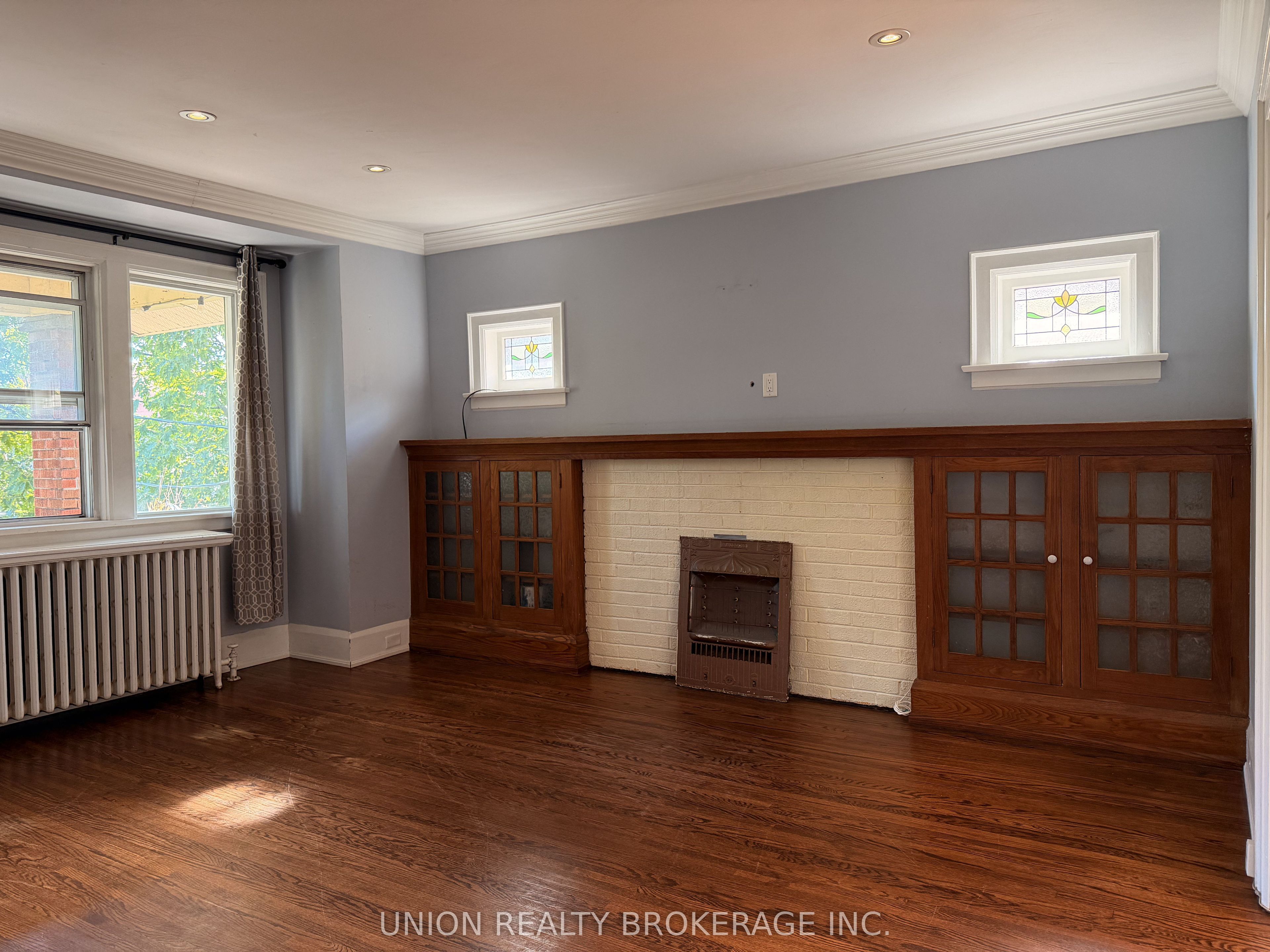 54 Wineva Avenue Upper Property Photo 2