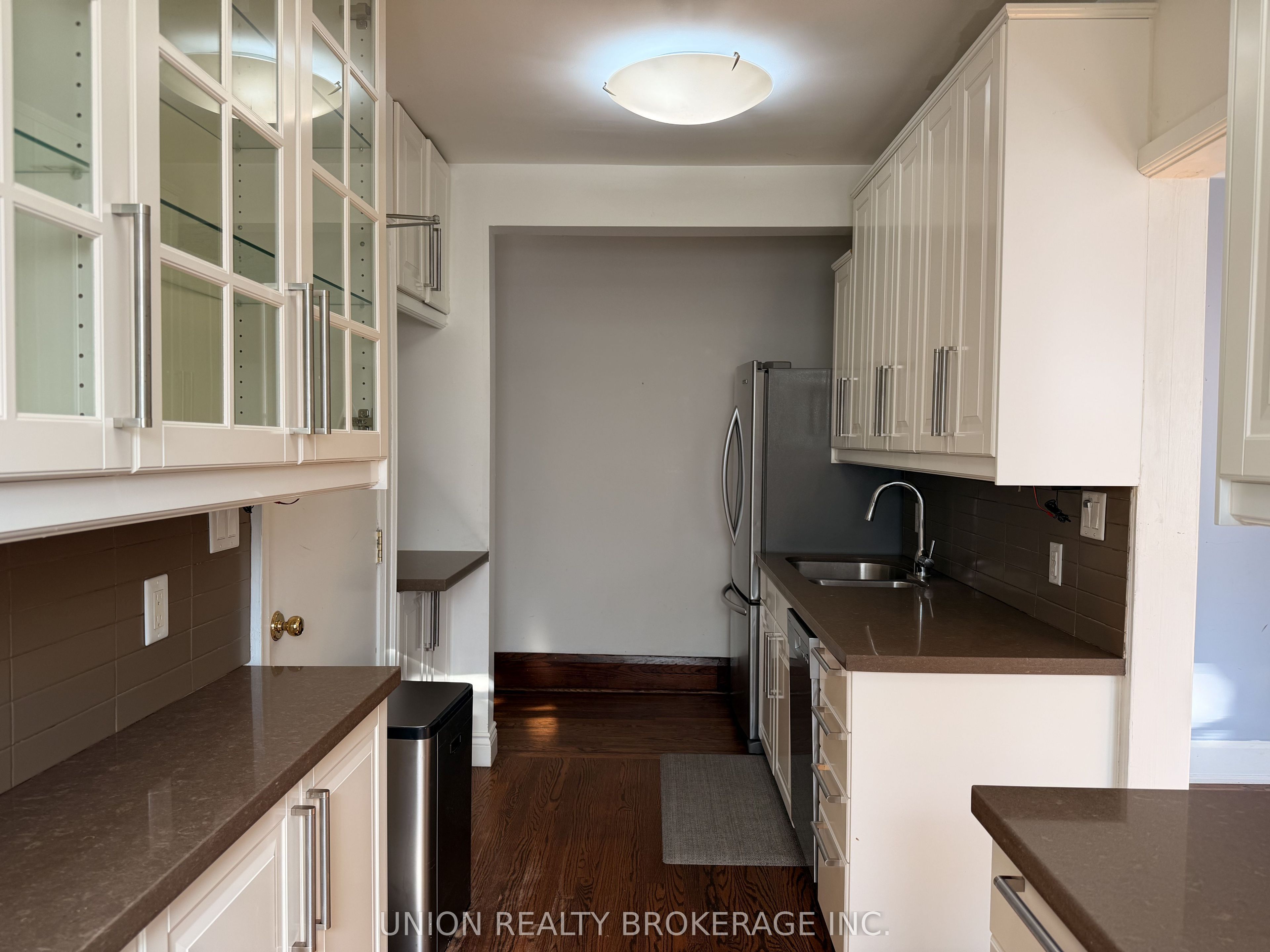 54 Wineva Avenue Upper Property Photo 8