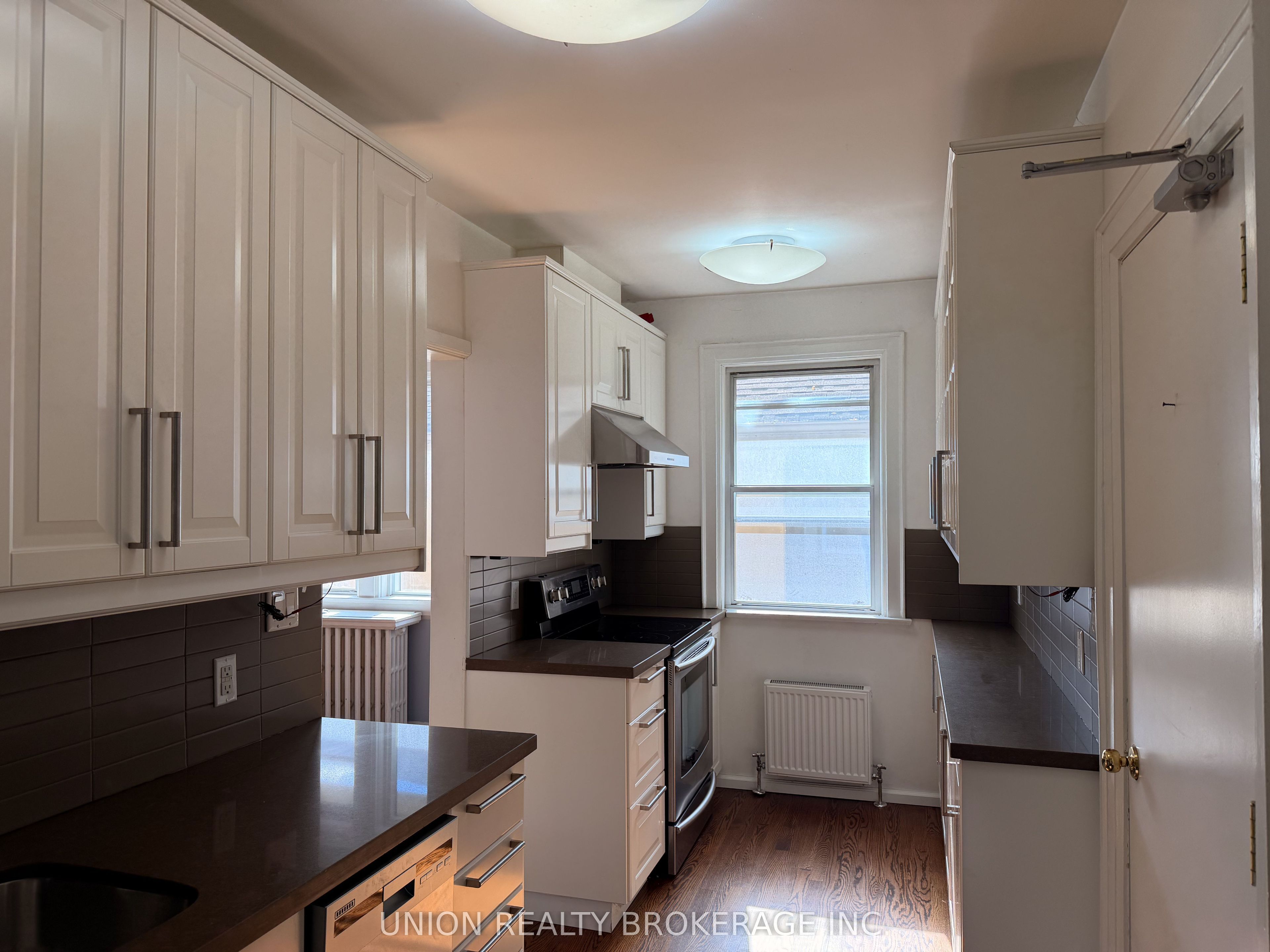54 Wineva Avenue Upper Property Photo 9