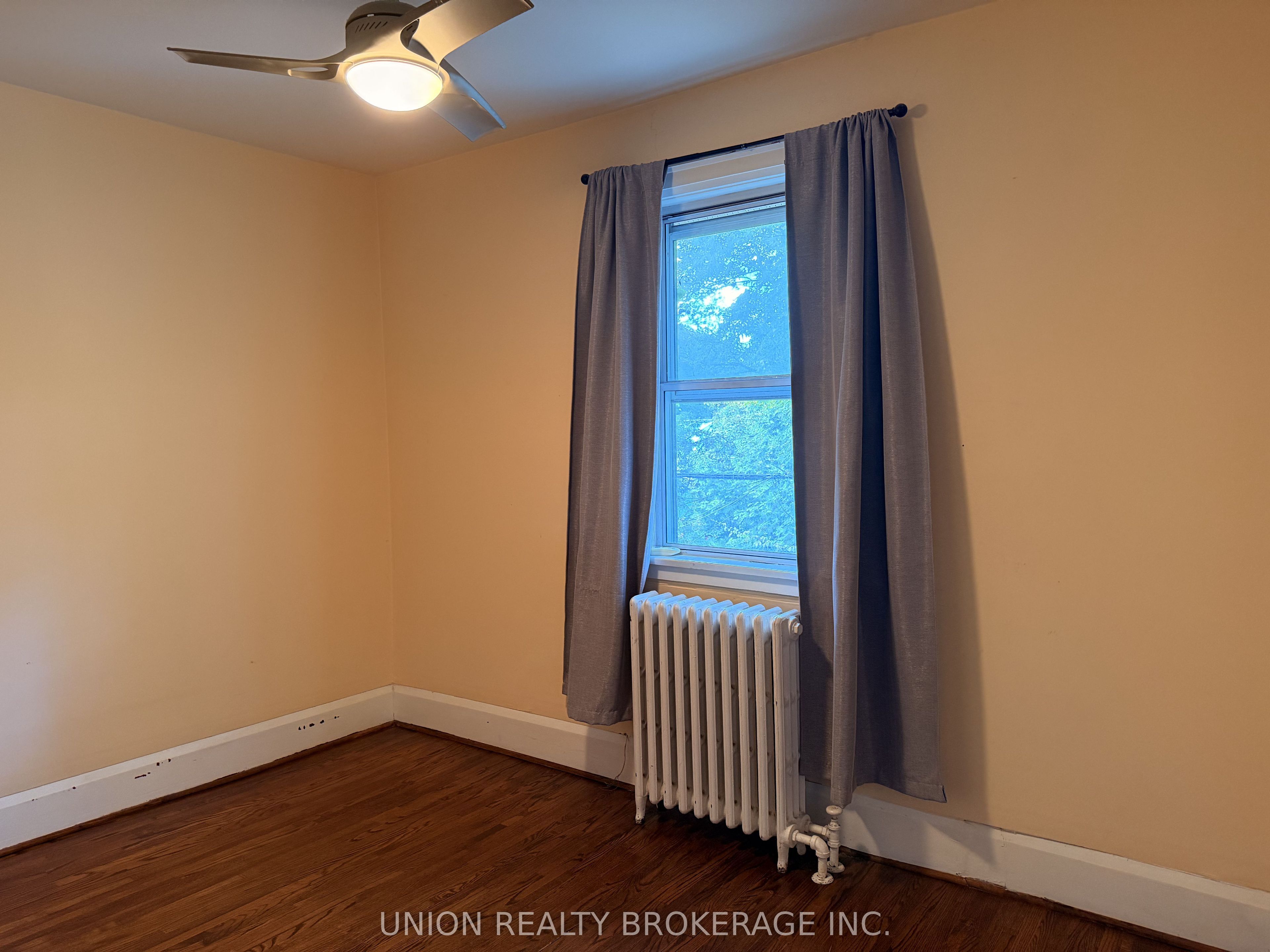 54 Wineva Avenue Upper Property Photo 12