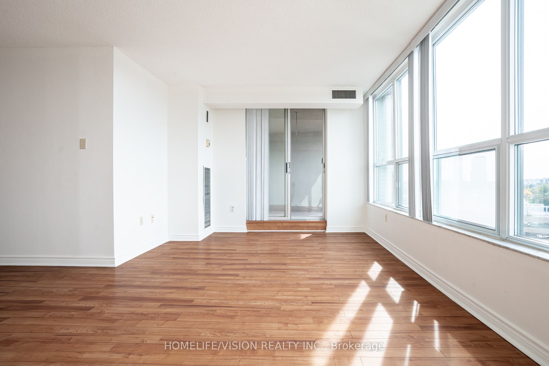 2365 Kennedy Road 1207 Property Photo 15