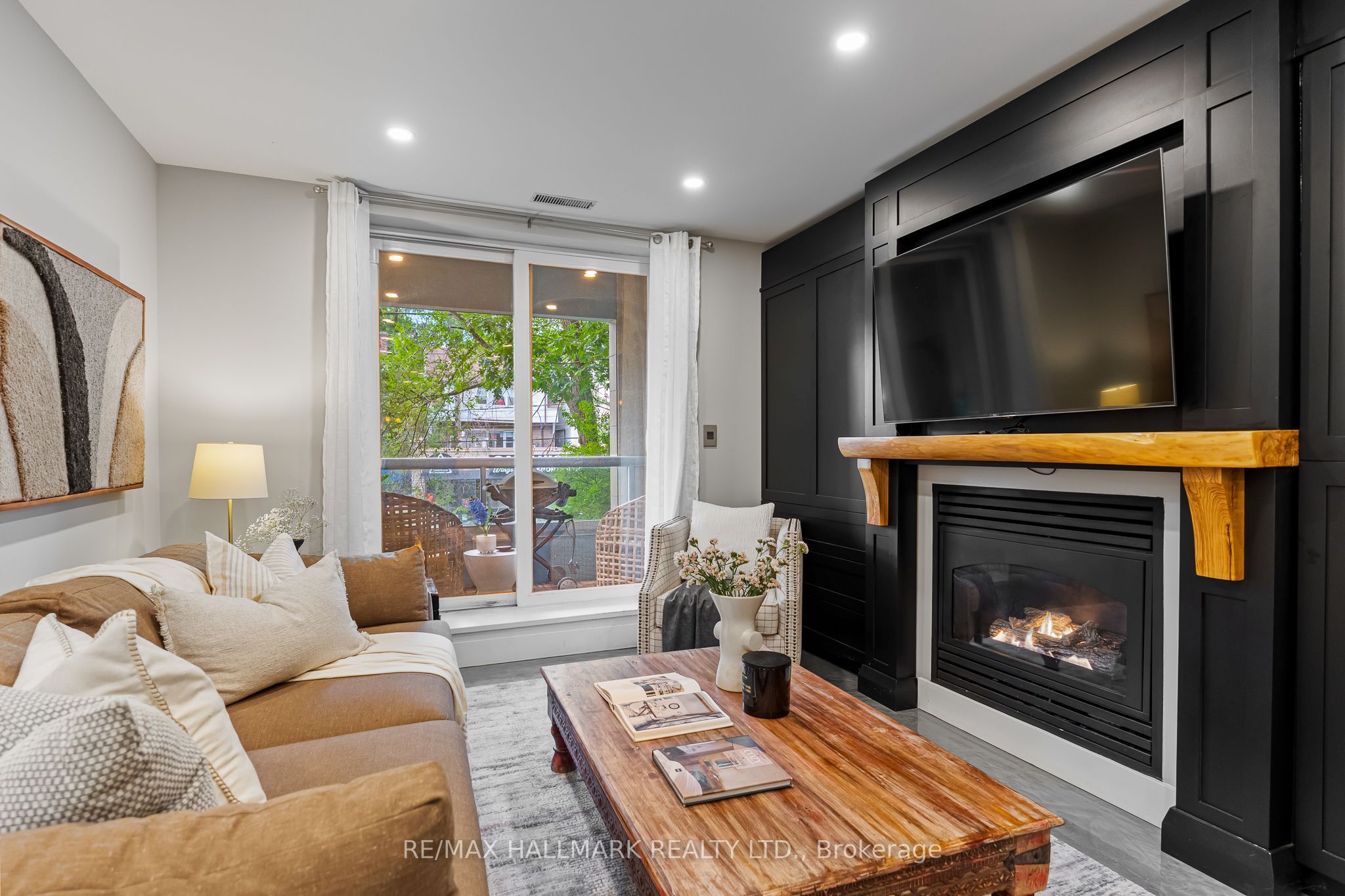 2365 Queen Street E 201 Property Photo 2