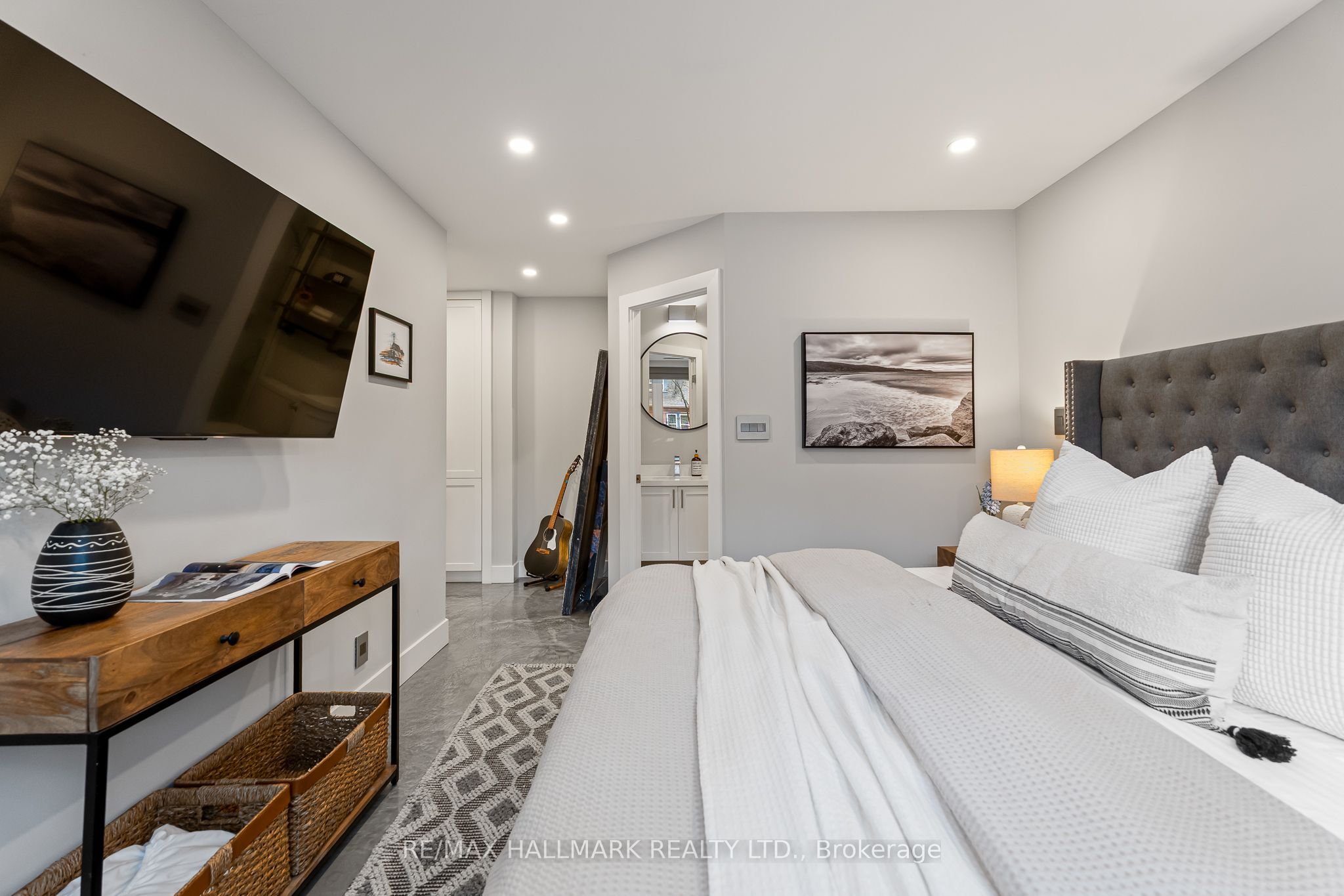 2365 Queen Street E 201 Property Photo 21