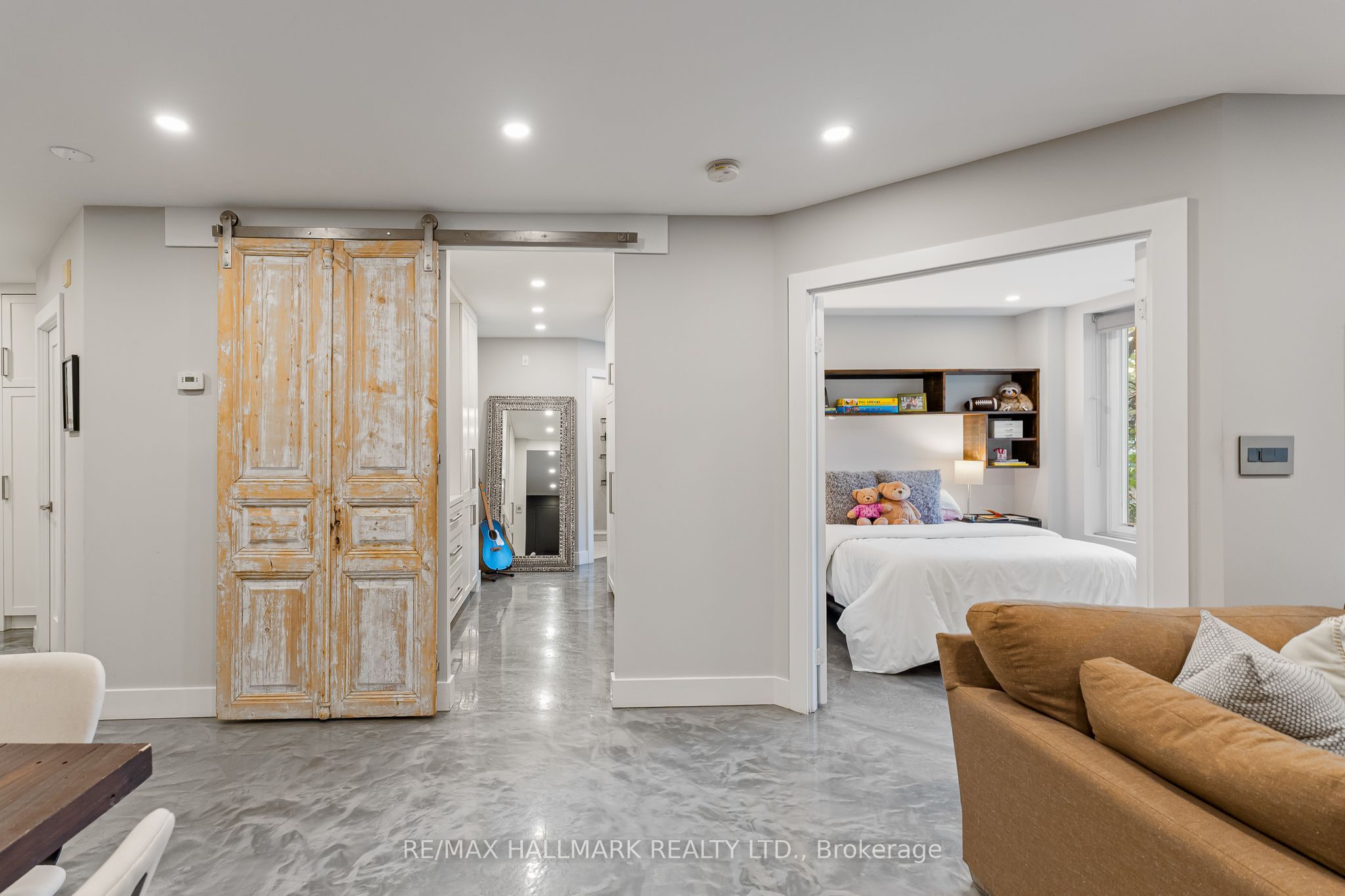 2365 Queen Street E 201 Property Photo 23