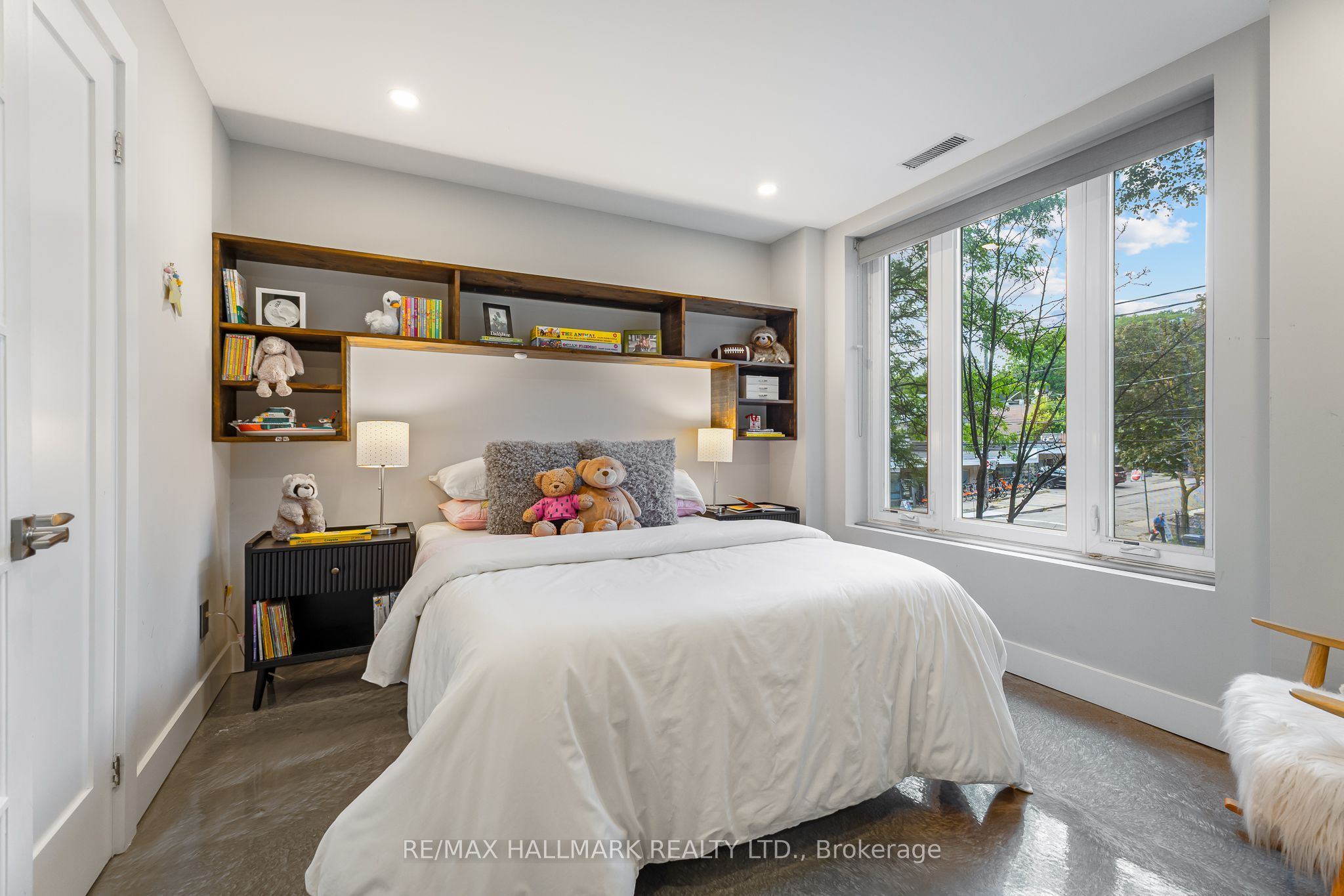 2365 Queen Street E 201 Property Photo 24