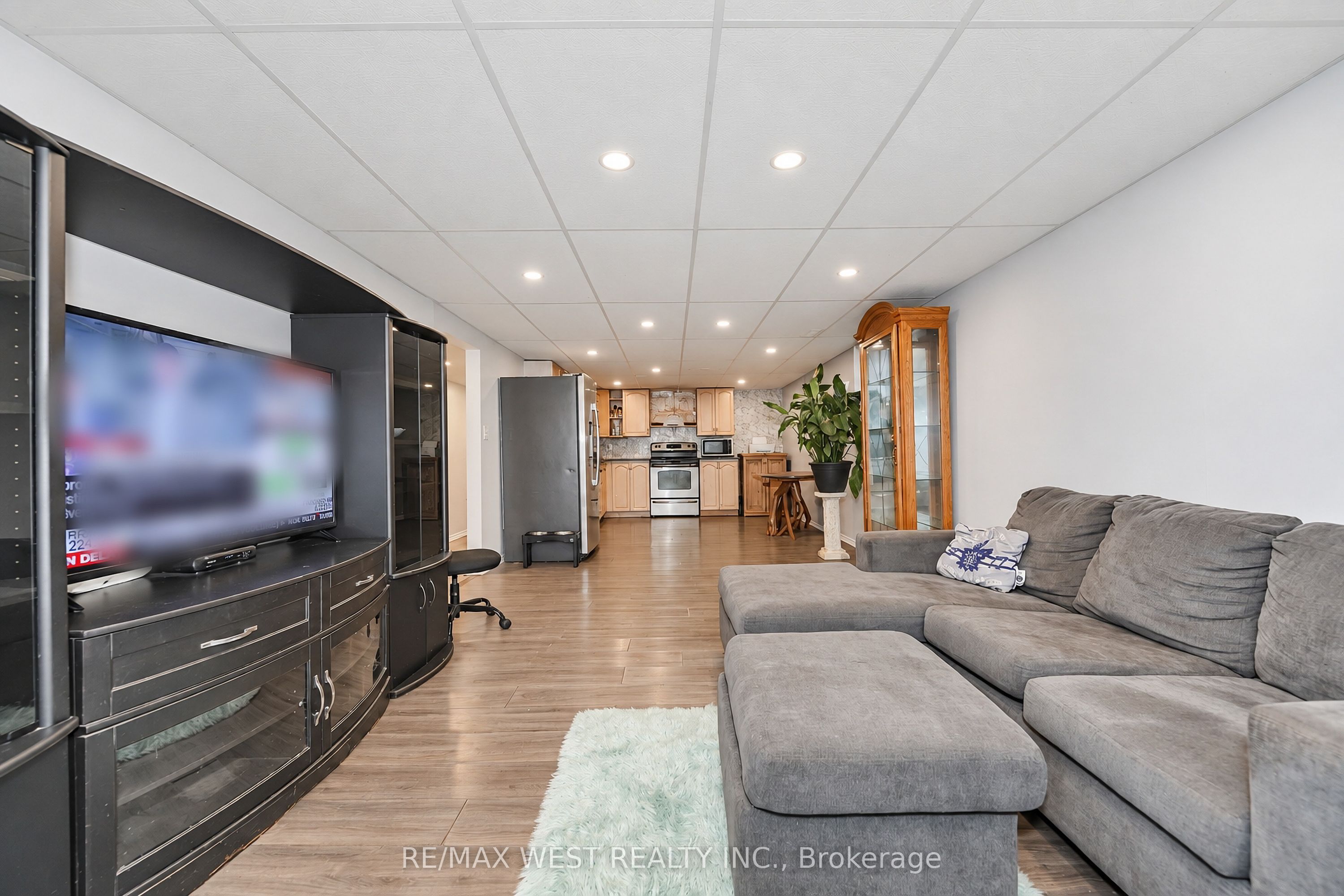 218 Quetico Avenue Property Photo 7