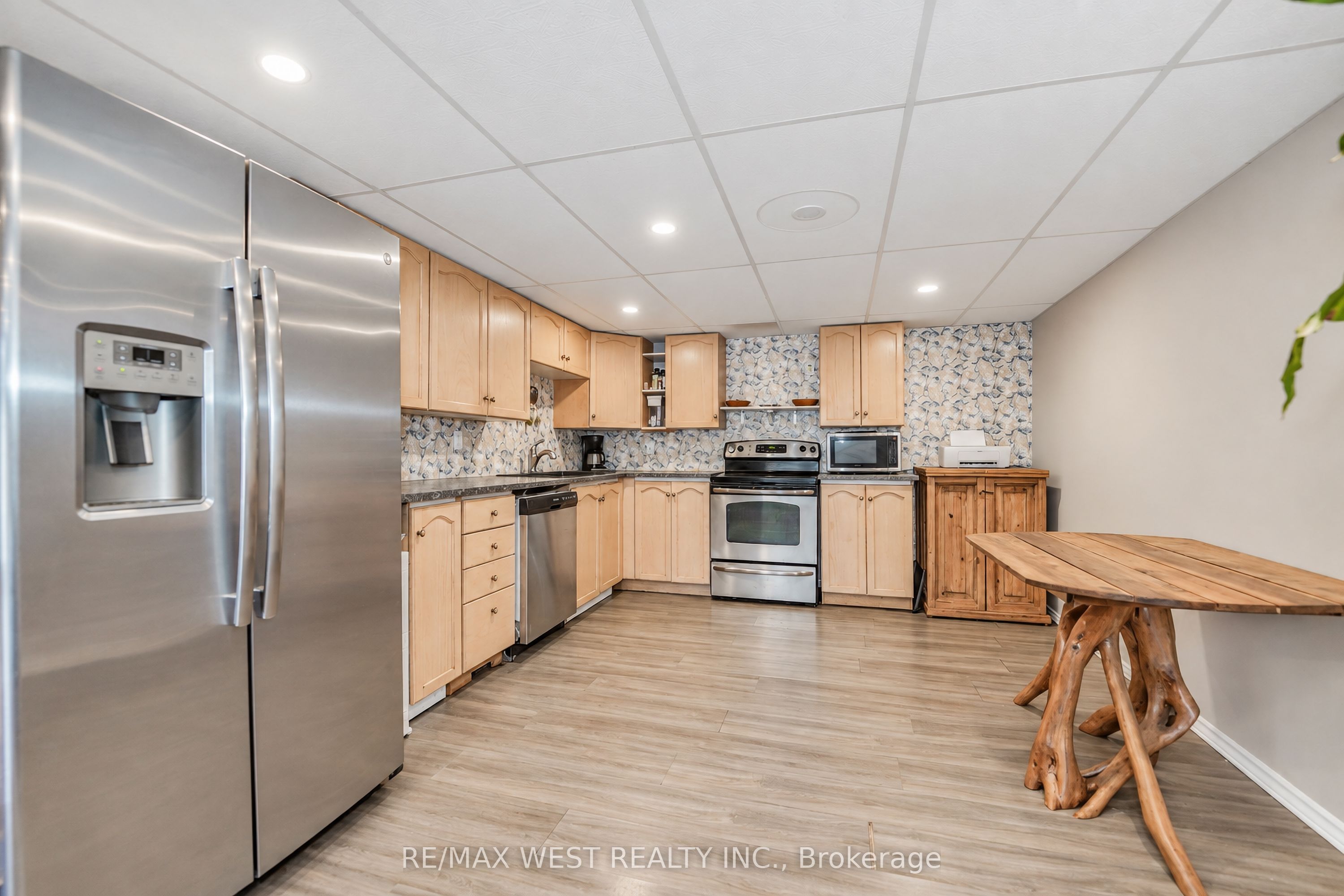 218 Quetico Avenue Property Photo 8