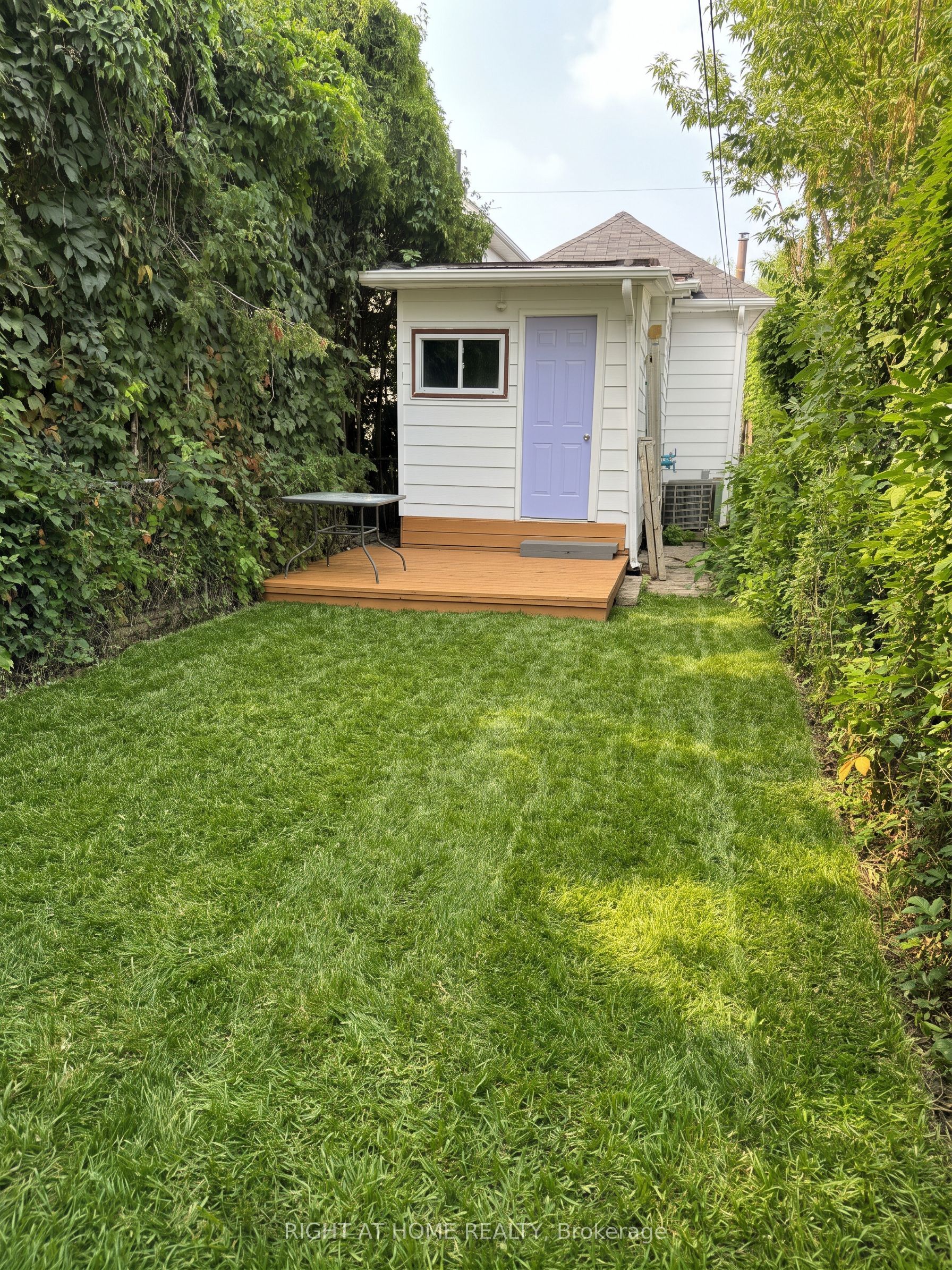 683 Mortimer Avenue Property Photo 4