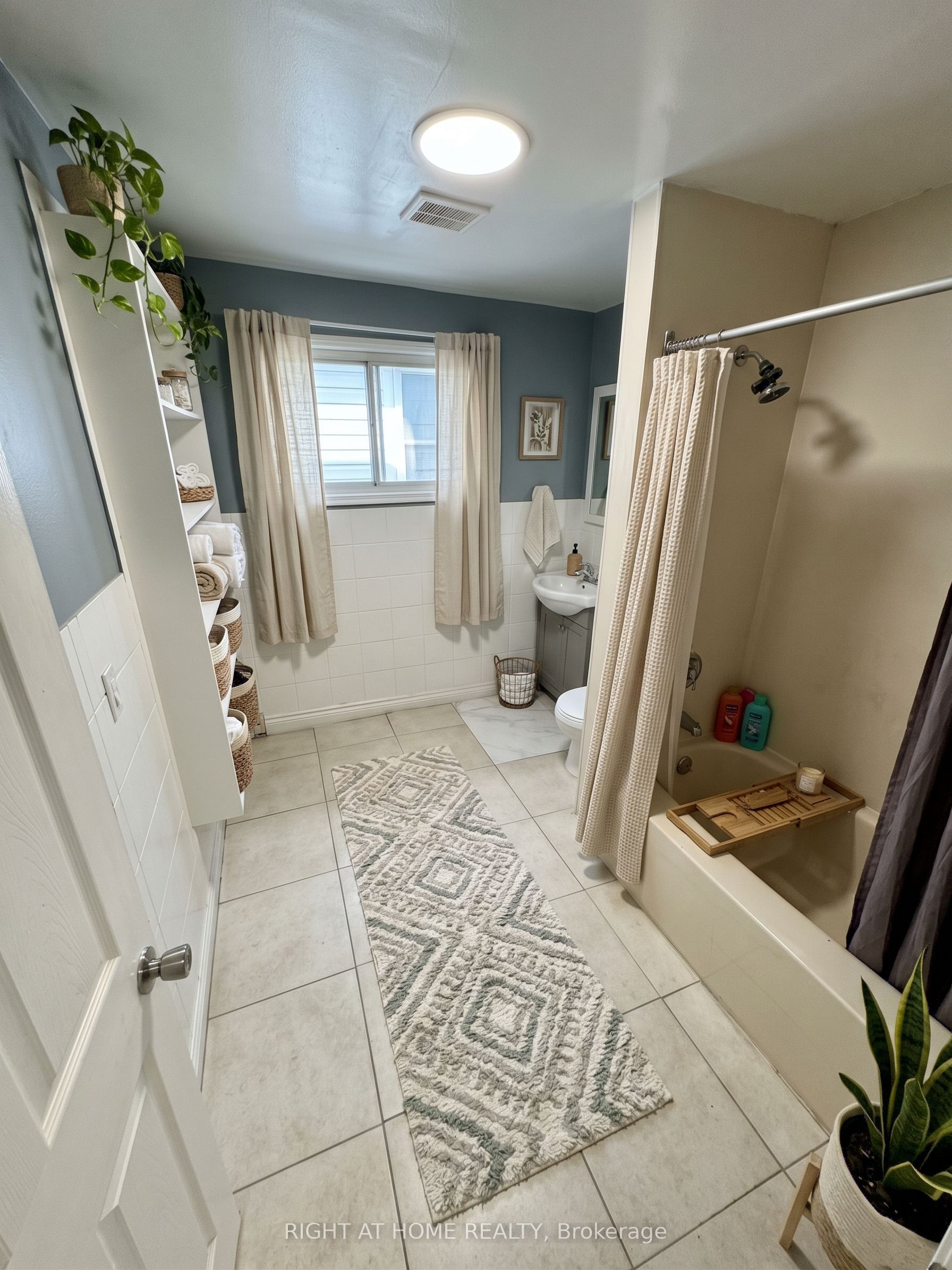 683 Mortimer Avenue Property Photo 9
