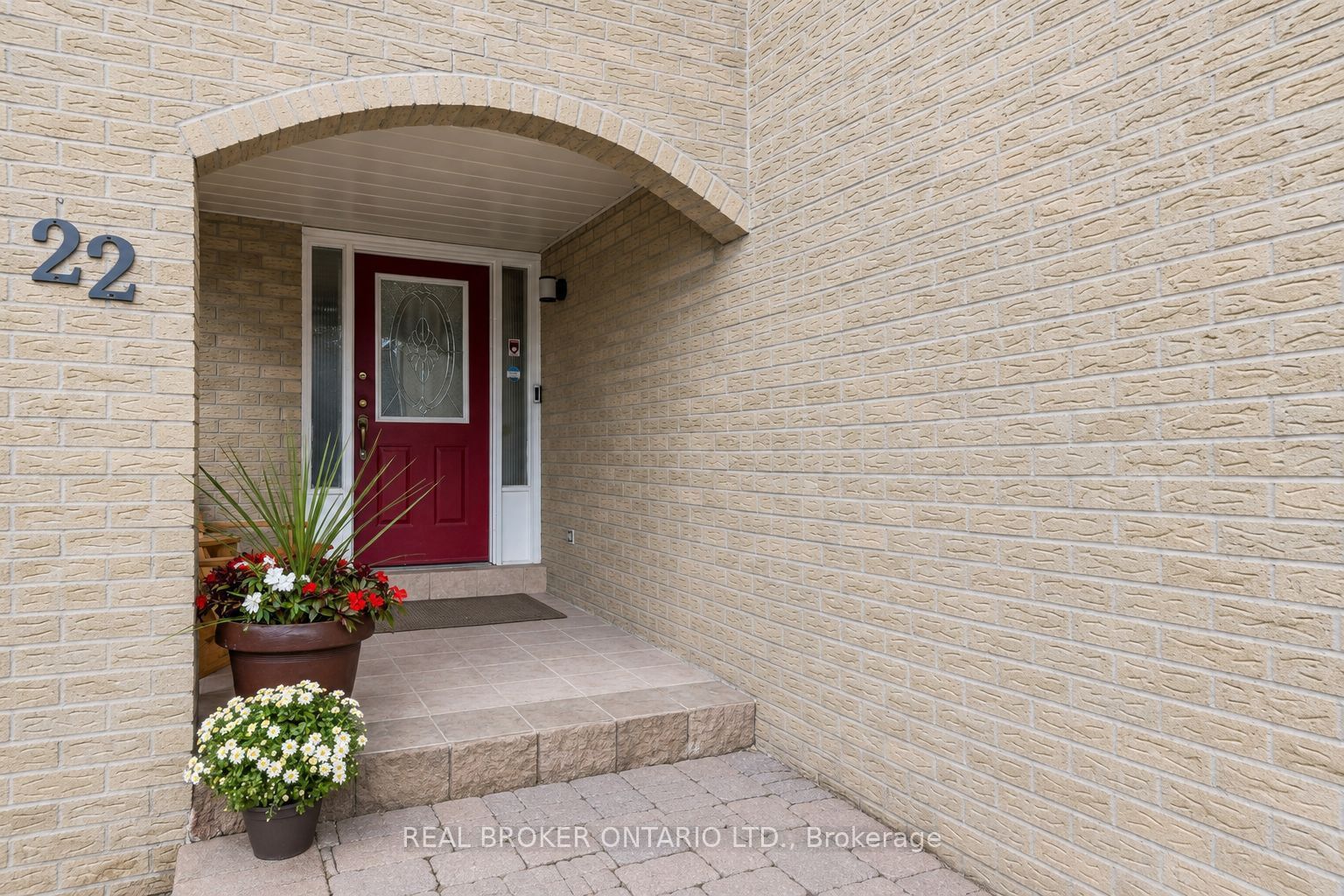 22 Ravenscroft Road Property Photo 5